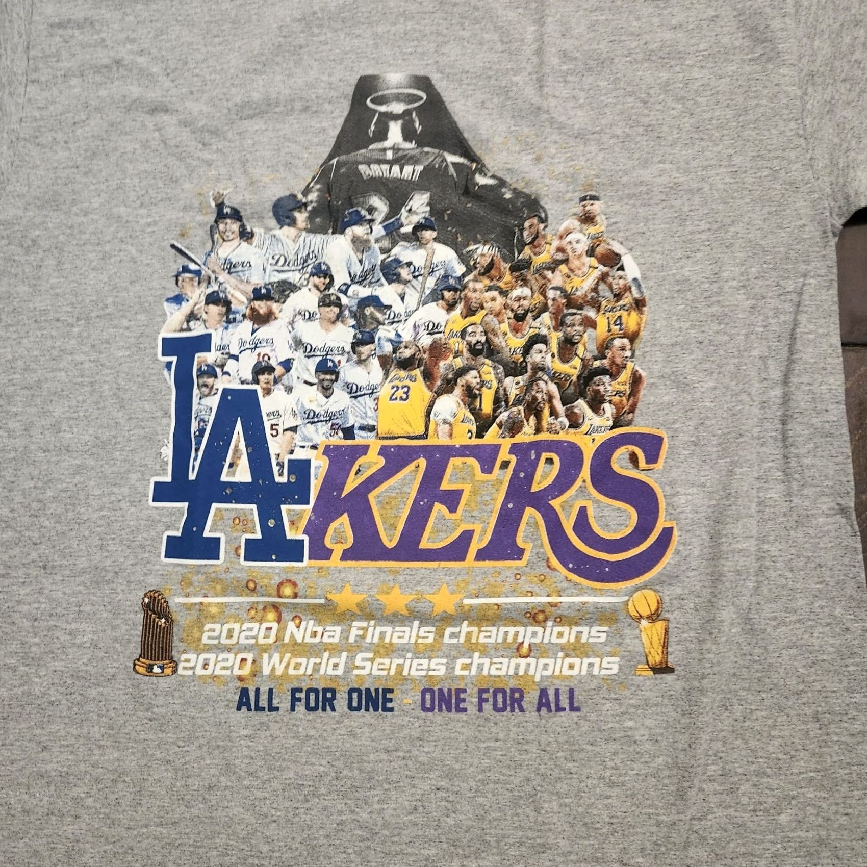 Gildan VINTAGE LA Lakers Dodgers World Champions Kobe Bryant 2020 Graphic Tee Shirt Gray 2XL Size US L / EU 52-54 / 3 - 4 Thumbnail
