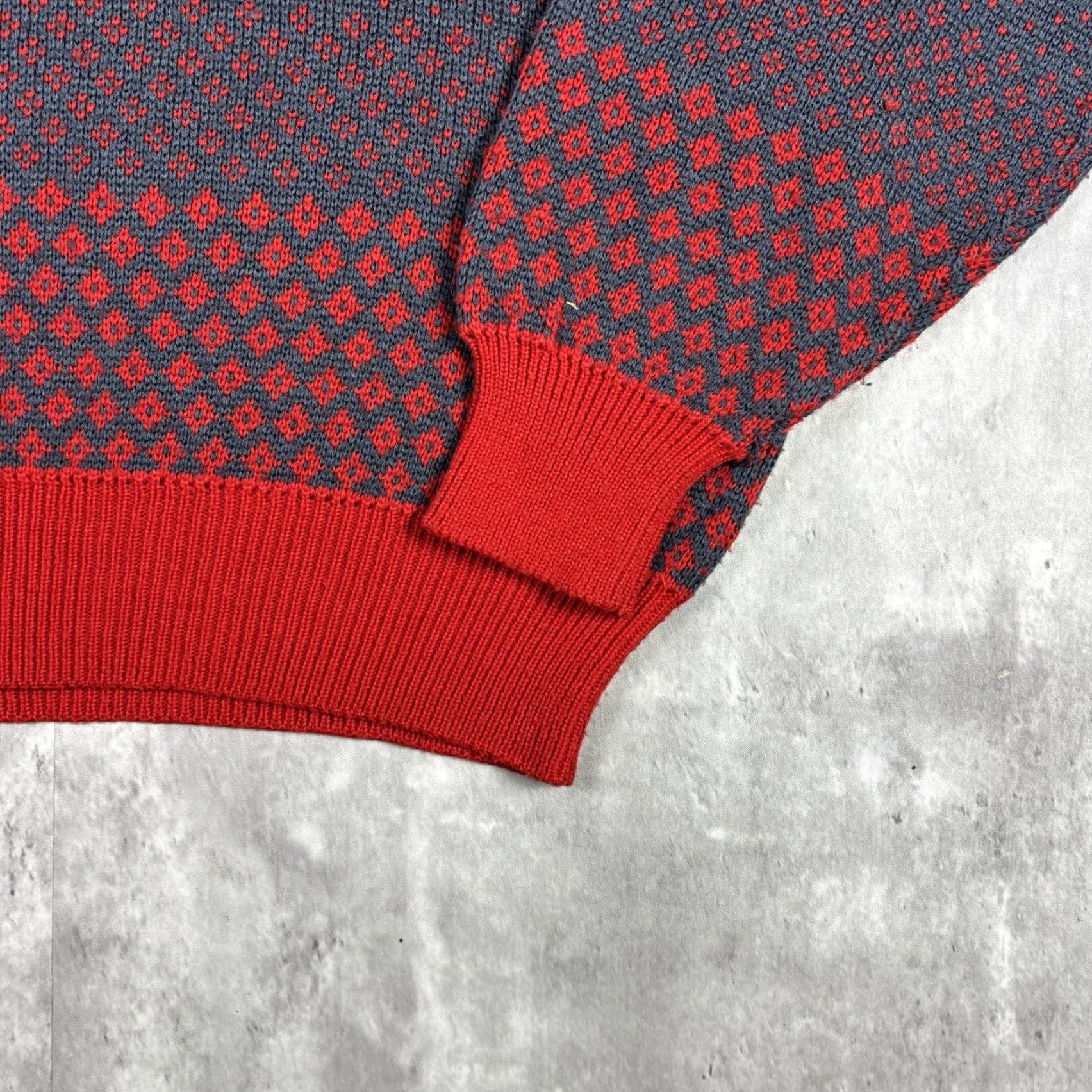 Vintage VINTAGE Snowflake Abstract Knit Sweater Red Wool Acrylic Adult Small 90s Geometric Knit Pattern Crew Neck Pullover Men Mens Size US S / EU 44-46 / 1 - 6 Thumbnail