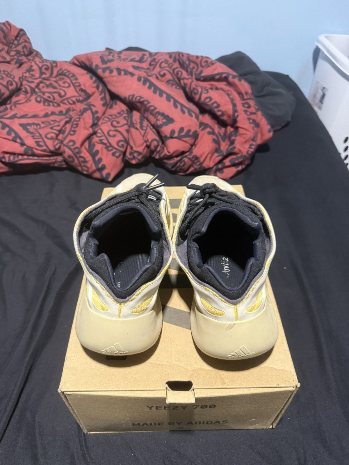 Yeezy yeezy 700 v3 safflower Size US 12.5 / EU 45-46 - 3 Thumbnail