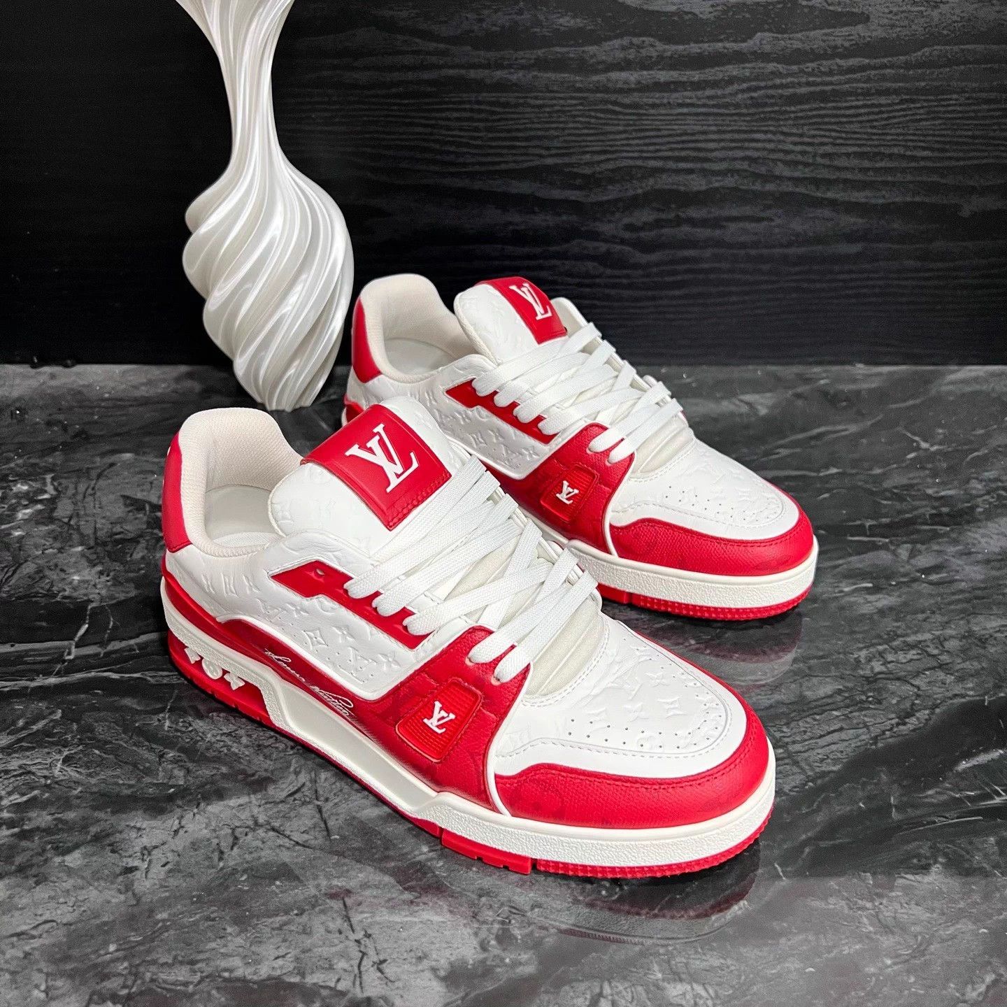 Unknown London LV Trainer 40.5 White Red Embossed Mint Size US 7.5 / EU 40-41 - 3 Thumbnail