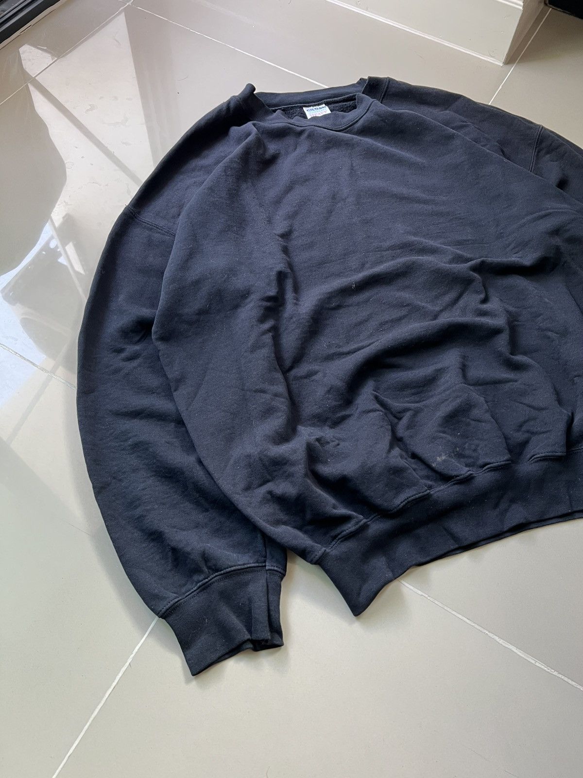Gildan Vintage Faded Gilden Black Blank Crewneck Size US XL / EU 56 / 4 - 4 Thumbnail