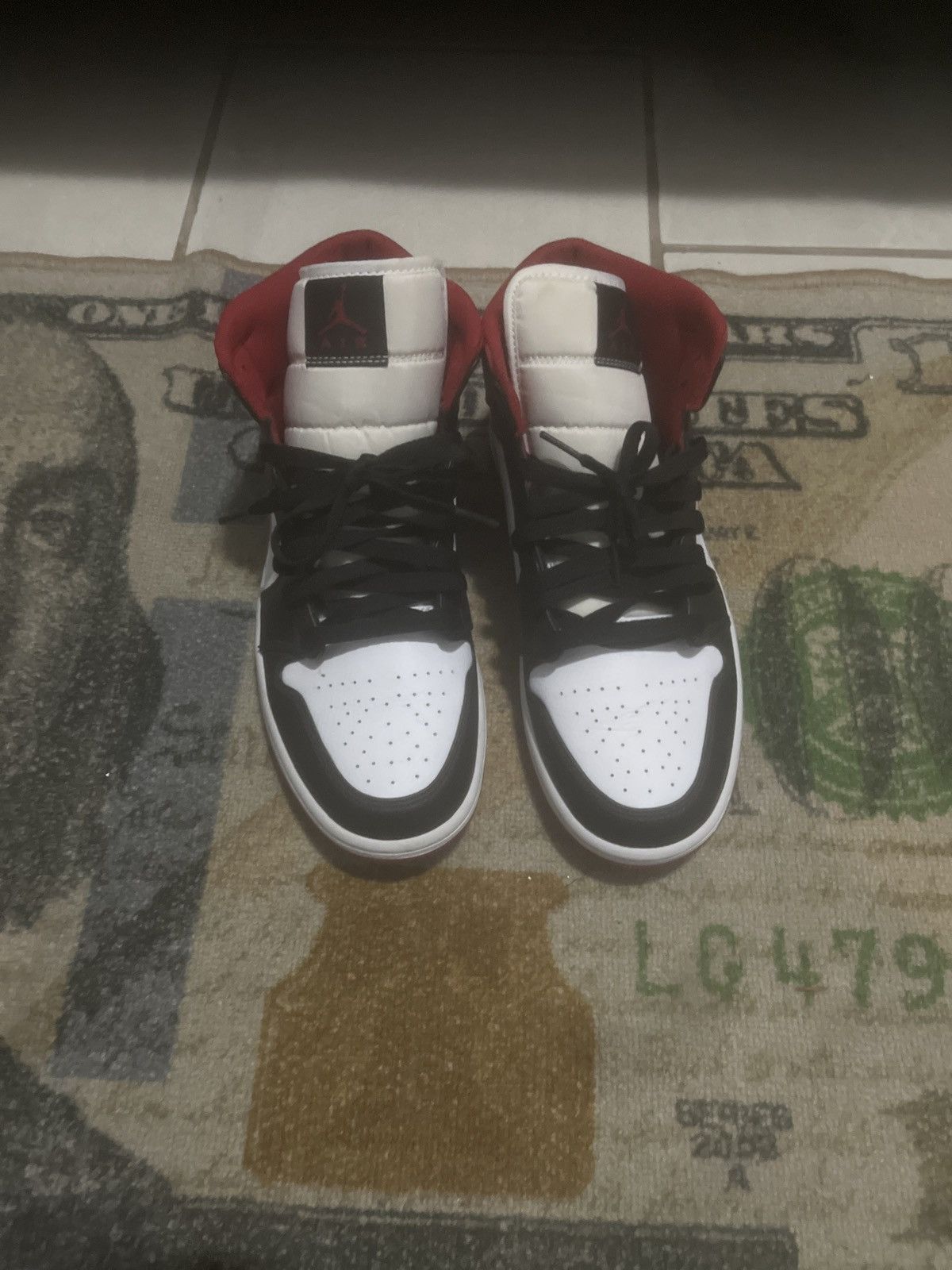 Jordan Brand jordan 1 mid Size US 9 / EU 42 - 3 Thumbnail