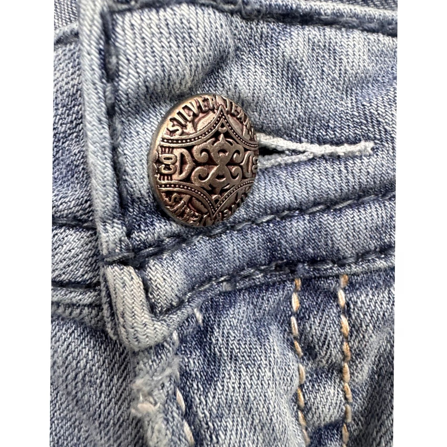 Silver Jeans Co. Silver Jeans Co Suki Capri Jeans Women Light Wash Blue Embroidered Denim W30 Capris 5-Pocket Rise Mid 8.5-10.5 Inseam 23 in Adults Womens Size 30" / US 8 / IT 44 - 6 Thumbnail