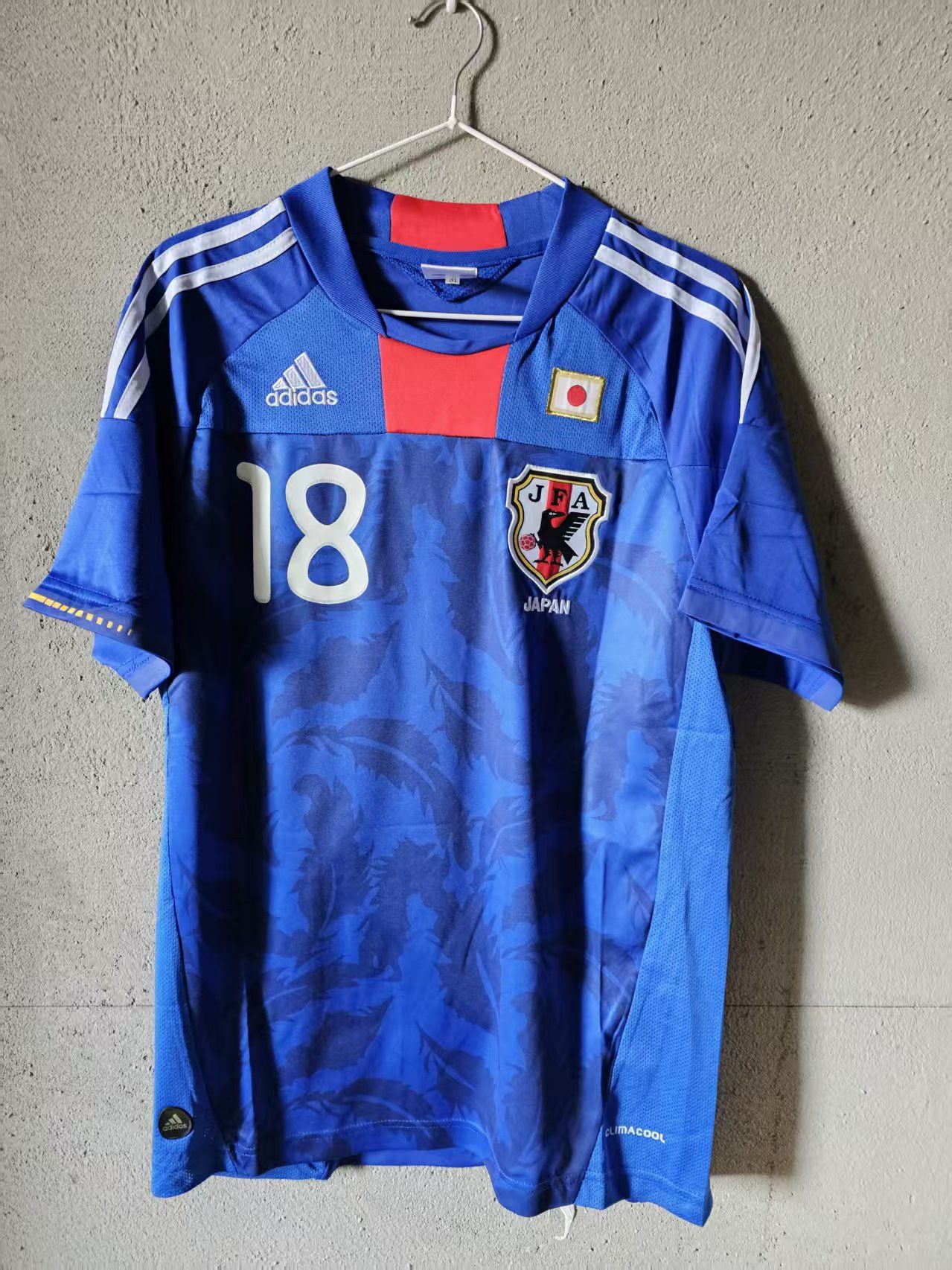 Other 2010 Japan 18 Keisuke Honda Jersey Home Size US XL / EU 56 / 4 - 1 Thumbnail