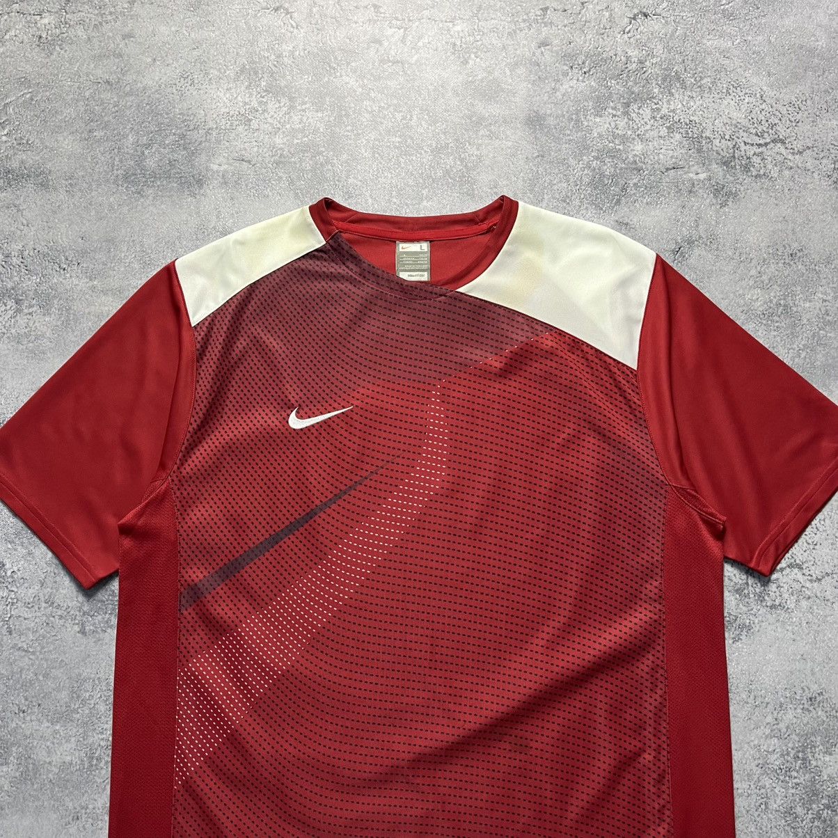 Nike Vintage Nike Fit Swoosh Tee Streetwear Sportswear Blokecore Size US L / EU 52-54 / 3 - 2 Thumbnail