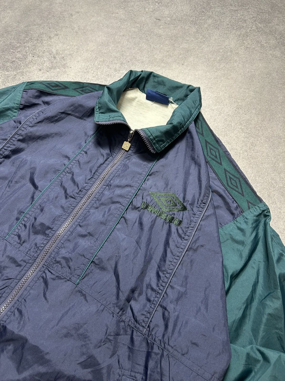 Umbro Vintage 90’s Umbro Small Logo Full Zip Retro Track Jacket Size US L / EU 52-54 / 3 - 2 Thumbnail