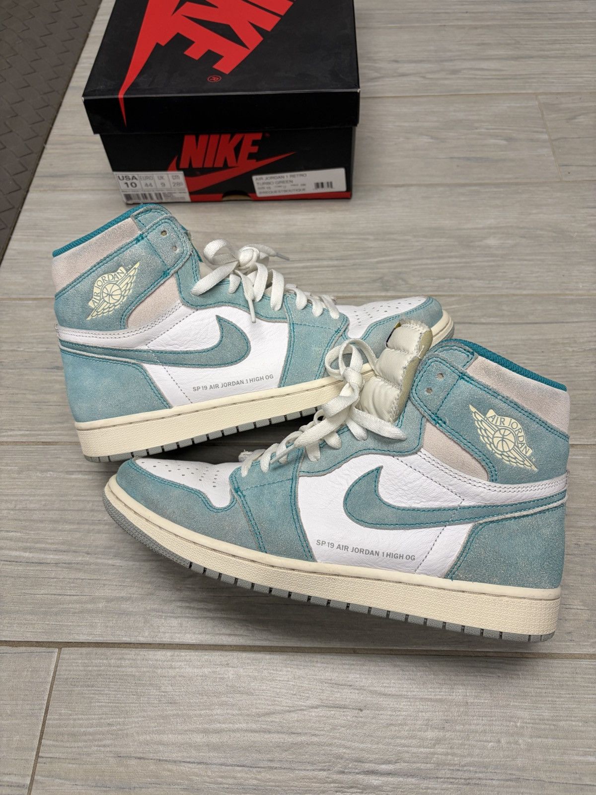 Nike Jordan 1 Retro High Turbo Green SIZE 10 US MEN used Size US 10 / EU 43 - 2 Thumbnail