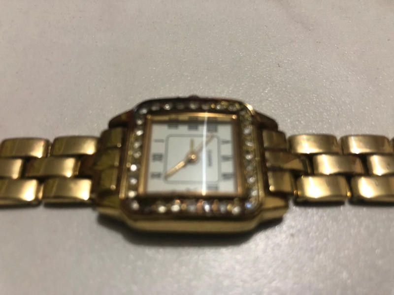 Designer Lovely gold bracelet ladies watch Size ONE SIZE - 1 Thumbnail