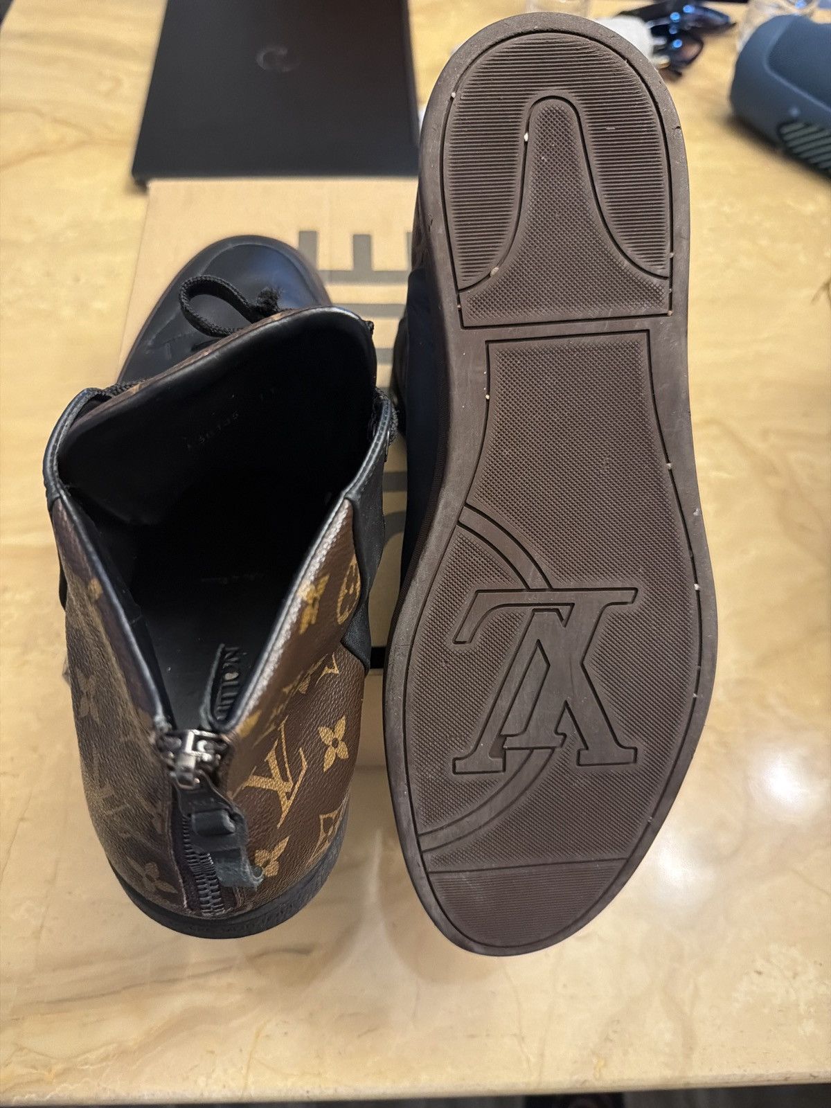 Louis Vuitton Louis Vuitton Black Monogram High-Top Sneakers Size US 11 / EU 44 - 2 Thumbnail