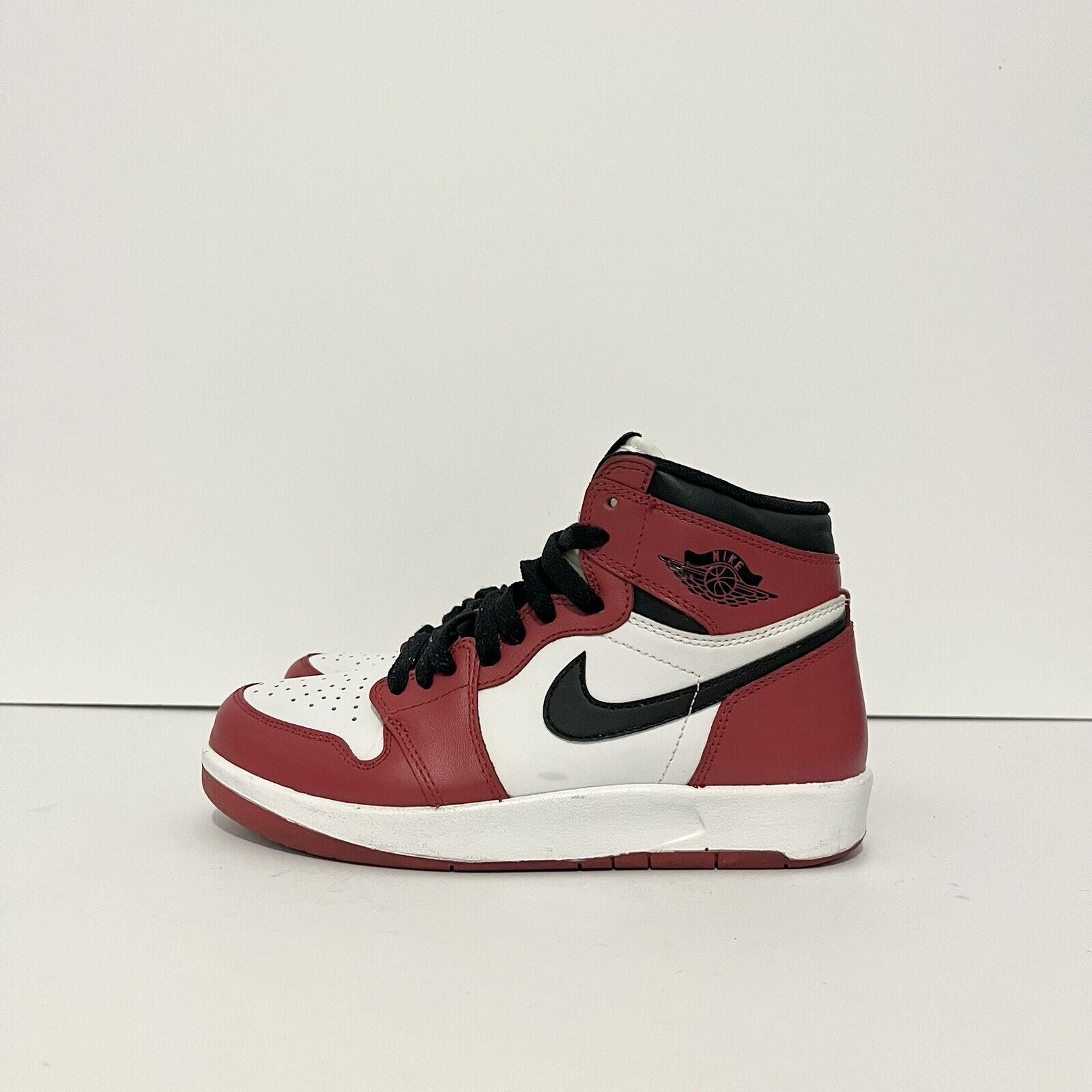 Nike 2015 Nike Air Jordan 1.5 Chicago The Return GS 768862-601 Size US 6 / IT 36 - 1 Thumbnail