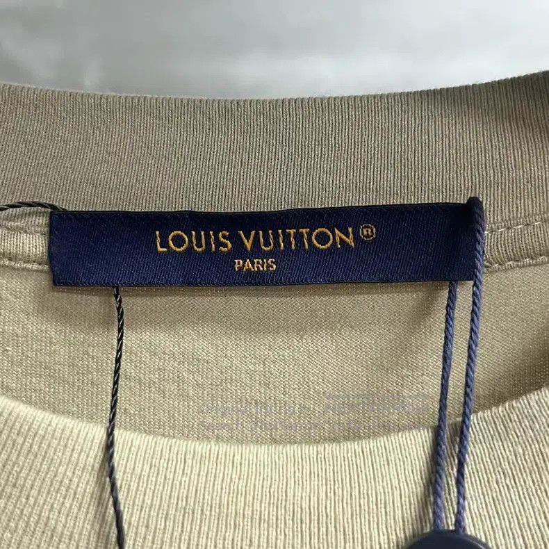 Louis Vuitton Louis Vuitton 25 Latest Map Rhinestone Printed Short Sleev Size US S / EU 44-46 / 1 - 2 Thumbnail