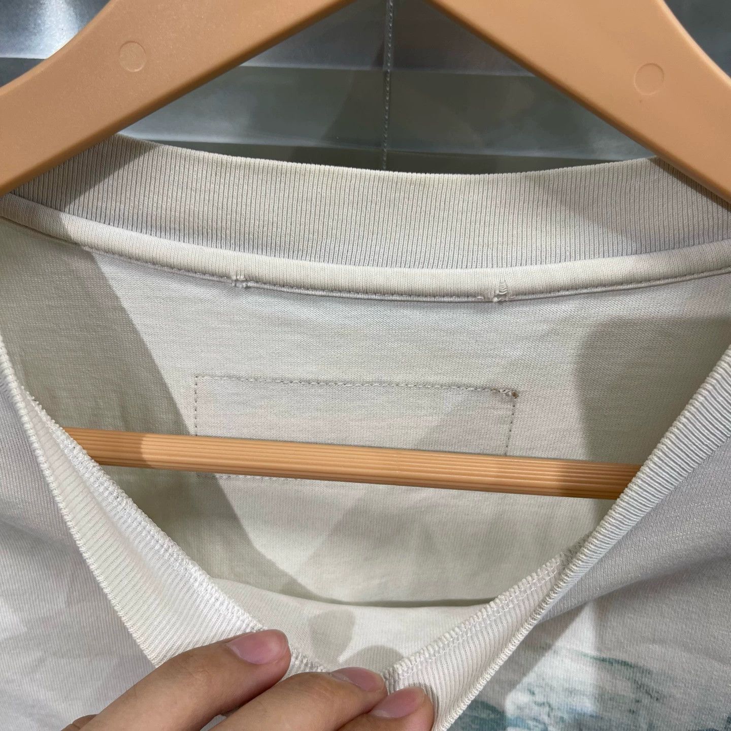 Louis Vuitton Louis Vuitton Crayon Graffiti Tee M 9/10 W/ Holes Size US M / EU 48-50 / 2 - 3 Thumbnail