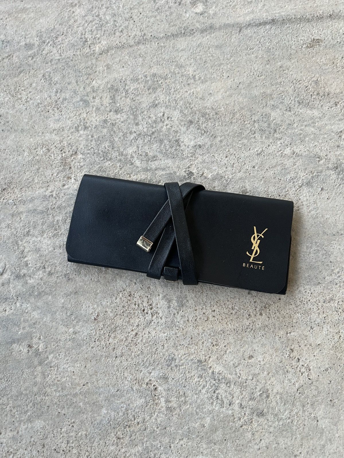 Yves Saint Laurent Yves Saint Laurent Beaute Leather Make Up Size ONE SIZE - 1 Thumbnail