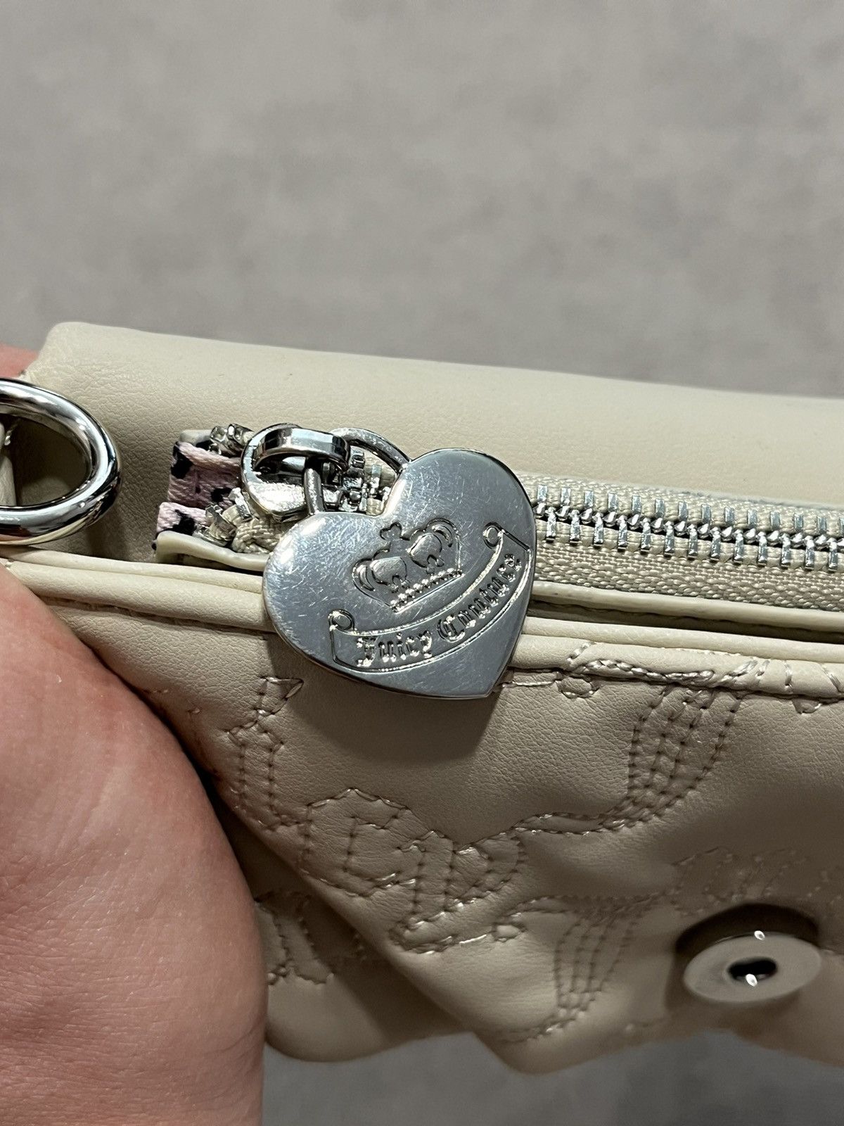 Juicy Couture Juicy Couture Womens White Wallet Bag Vintage Y2K Clutch Size ONE SIZE - 8 Thumbnail