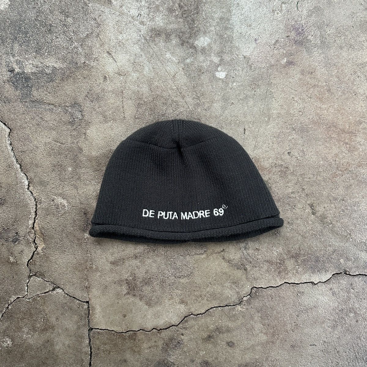 Vintage De Puta Madre 69 Beanie Hat Size ONE SIZE - 1 Thumbnail