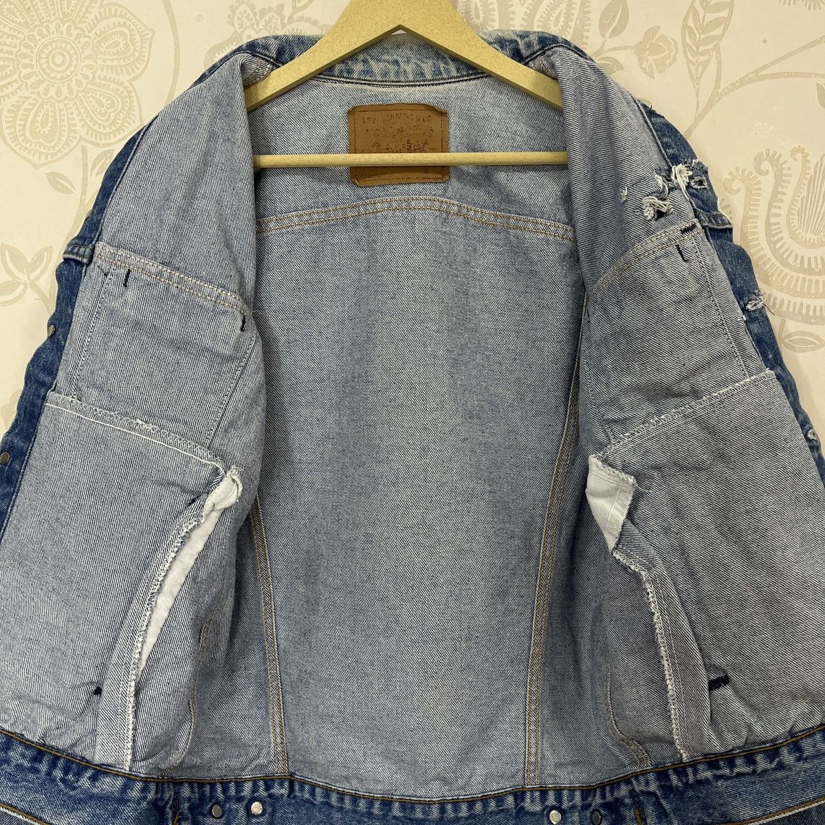 LVC × Levi's Vintage Clothing × Vintage Vintage Levis Trucker Denim Jacket Distressed Skull Patches Size US M / EU 48-50 / 2 - 19 Thumbnail