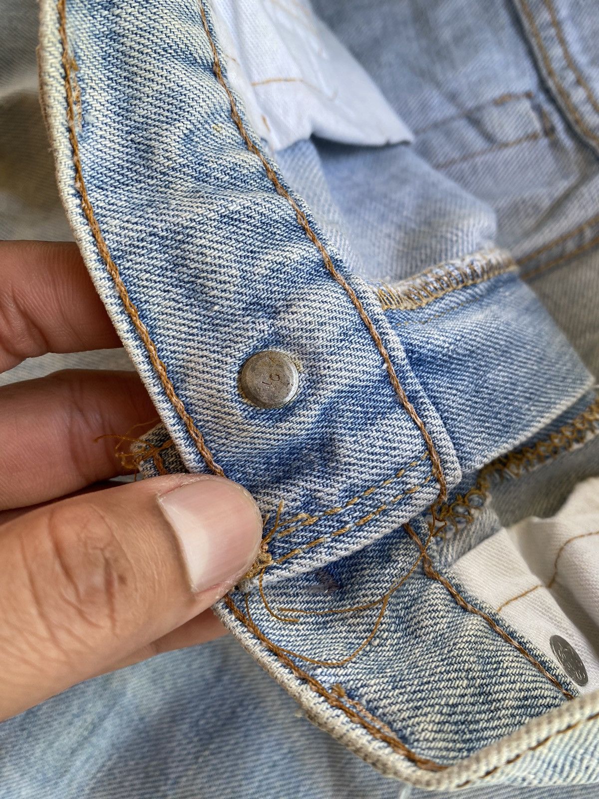 Levi's × Vintage Vintage Levis 501 Light Blue ( Zip Talon ) Size US 28 / EU 44 - 11 Thumbnail