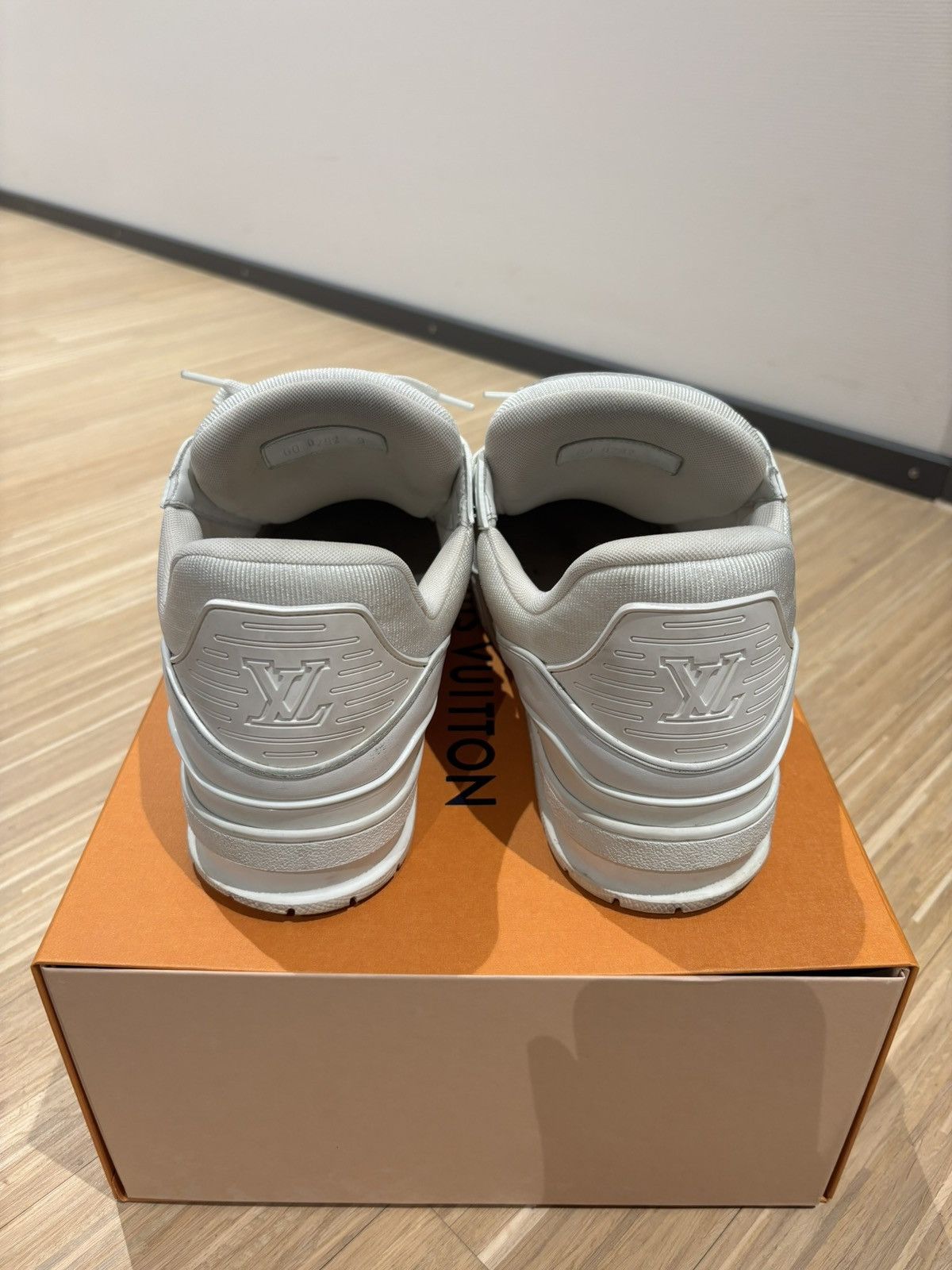 Louis Vuitton Louis Vuitton Trainer low Size US 11 / EU 44 - 4 Thumbnail