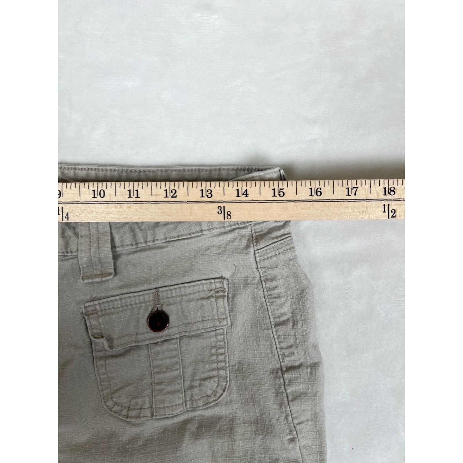 Mossimo VINTAGE Mossimo Capri Pants Juniors 13 Beige Straight Leg Stretch Cargo Y2K Size 34" / US 12 / IT 48 - 6 Thumbnail