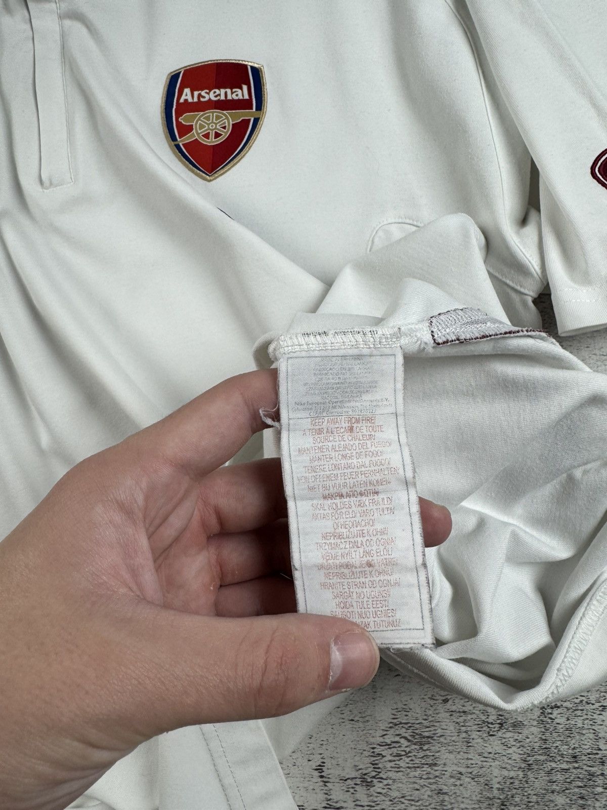 Nike Arsenal London Nike 2005 2006 White o2 Men’s Soccer Football T Shirt Jersey Kit Size US XL / EU 56 / 4 - 12 Thumbnail