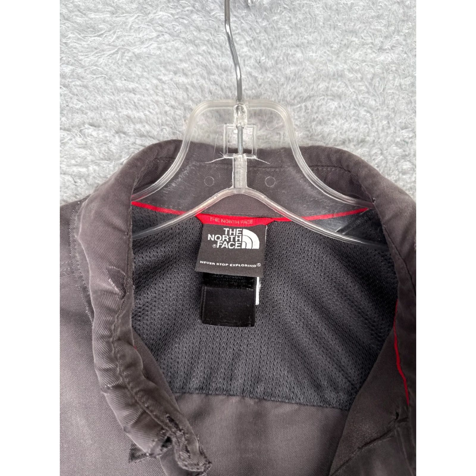 The North Face The North Face Shirt Men Adult Large Gray Long Sleeve Button-Up Pocket Nylon Modal Blend Button-Up Casual, Travel, Vacation, Resort Size US L / EU 52-54 / 3 - 7 Thumbnail