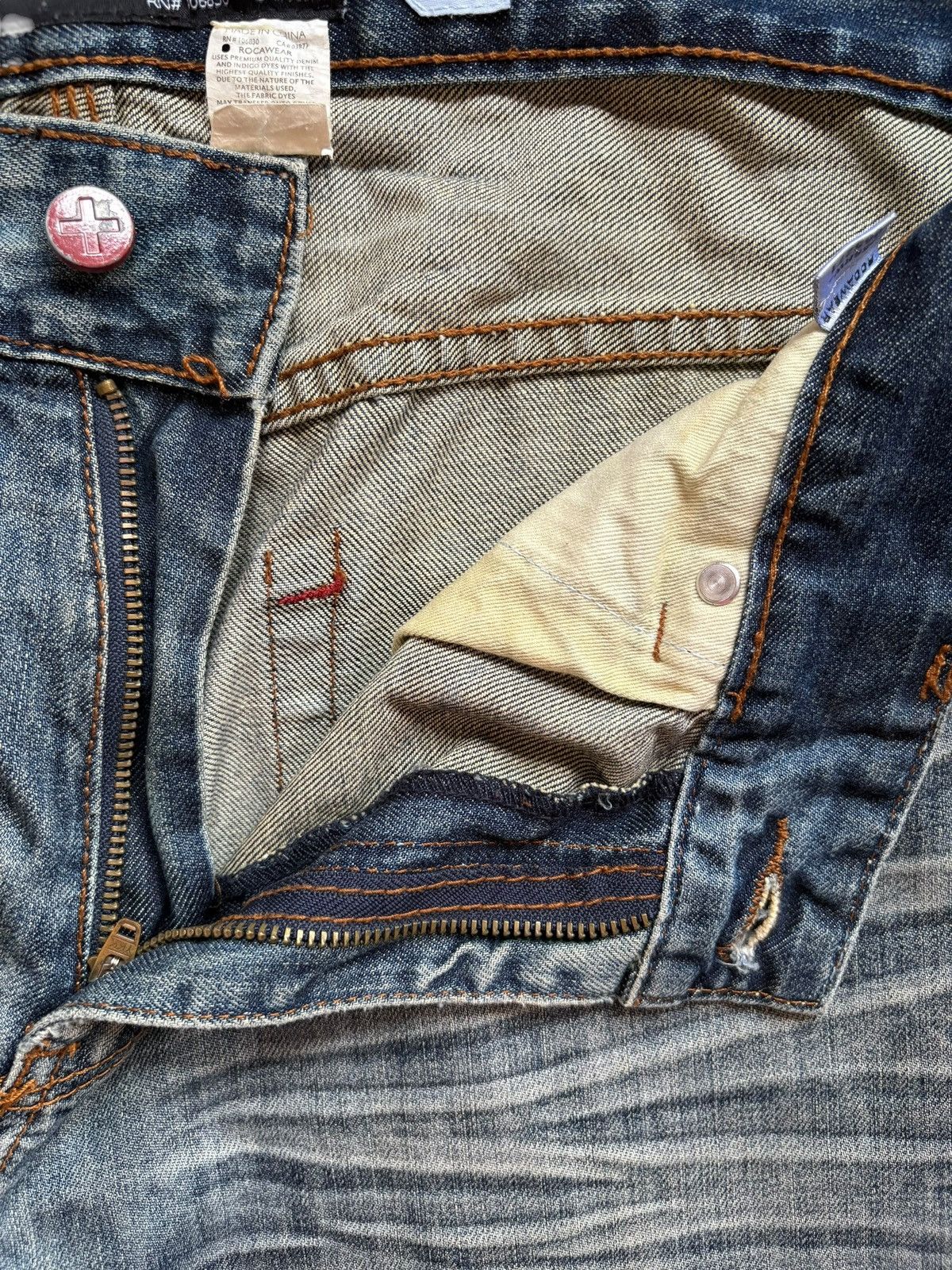 Rocawear Vintage Rocawear Mud Wash Wide Leg Distressed Baggy Jeans Size US 36 / EU 52 - 9 Thumbnail