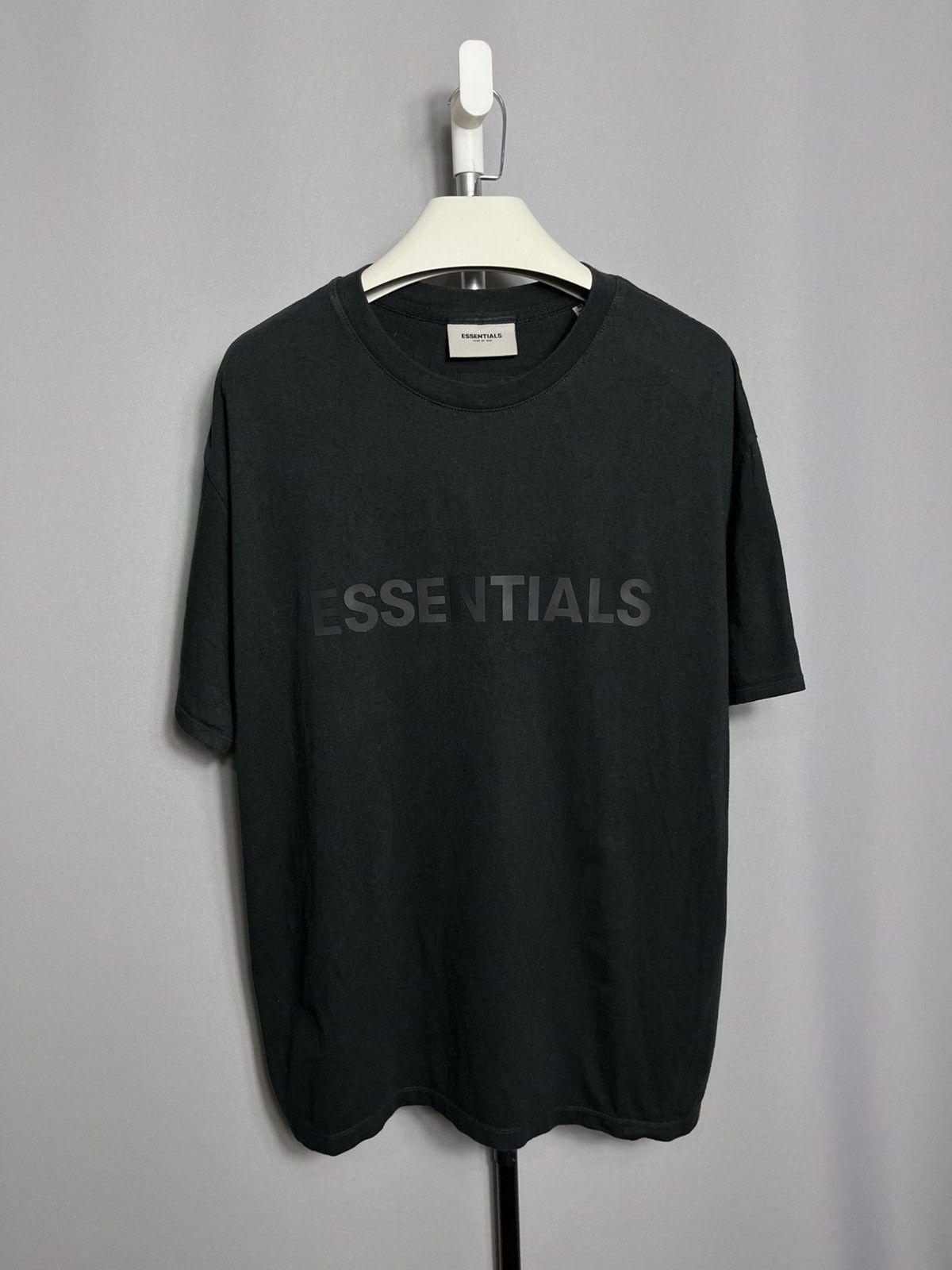 Fear of God FEAR OF GOD ESSENTIALS FRONT LOGO T-SHIRT BLACK COTTON Mens Size US M / EU 48-50 / 2 - 1 Thumbnail