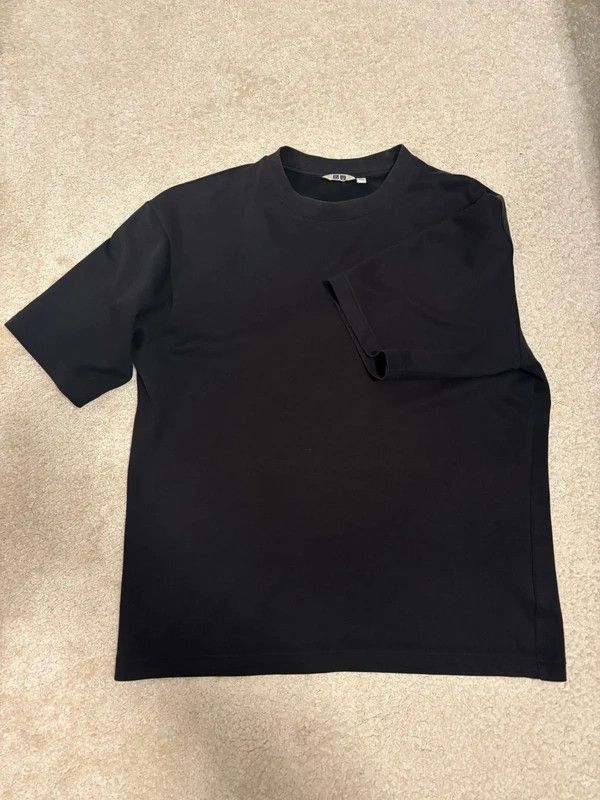 Uniqlo uniqlo u airism oversized crew neck t-shirt size m black Size US M / EU 48-50 / 2 - 1 Preview