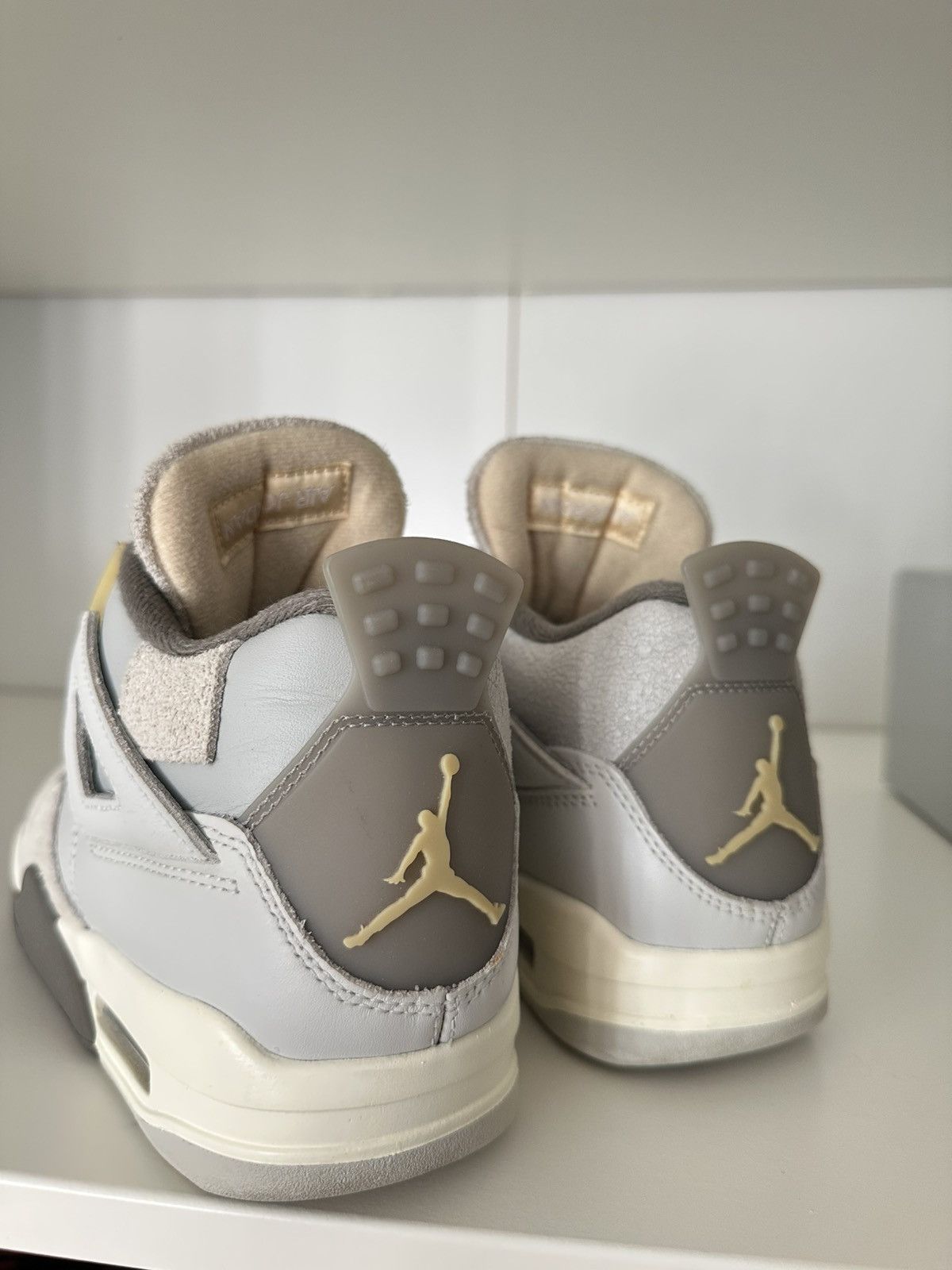 Jordan Brand Jordan 4 Retro SE Photon Dust/Pale Vanilla Size US 8 / EU 41 - 4 Thumbnail