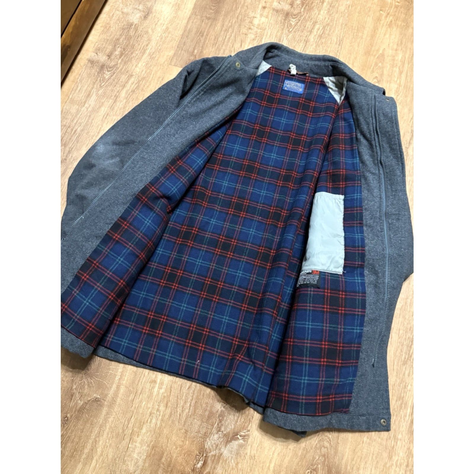 Pendleton VINTAGE Pendleton Mens XL Gray Thinsulate 100% Virgin Wool Coat Made In USA *FLAWS Size US XL / EU 56 / 4 - 4 Thumbnail