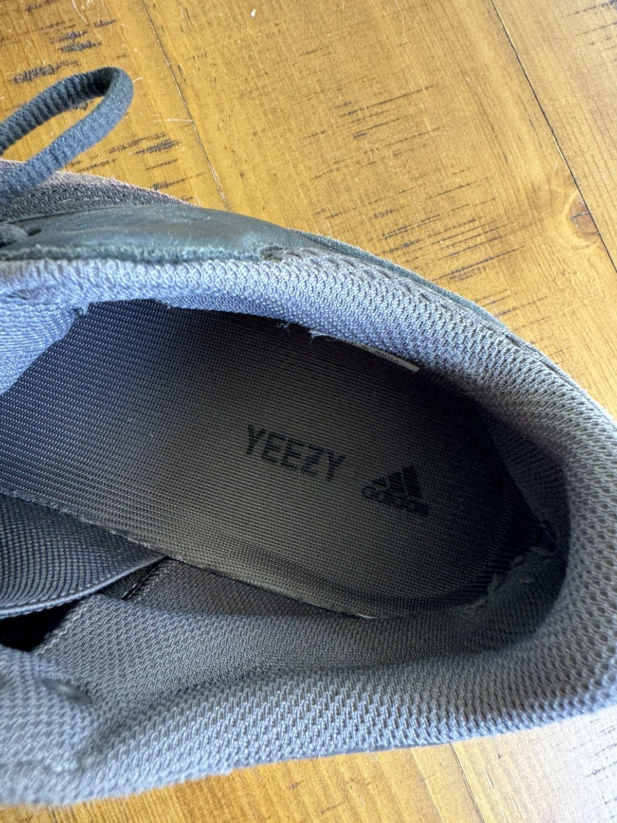 Adidas × Yeezy Yeezy 700 Size US 10.5 / EU 43-44 - 6 Thumbnail