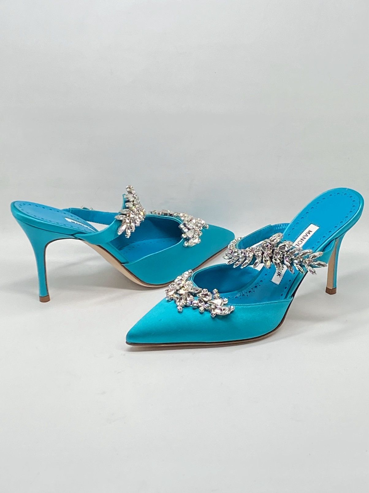 Manolo Blahnik Manolo Blahnik Lurum 90 Embellished Satin Mules size 37 Size US 7 / IT 37 - 5 Thumbnail