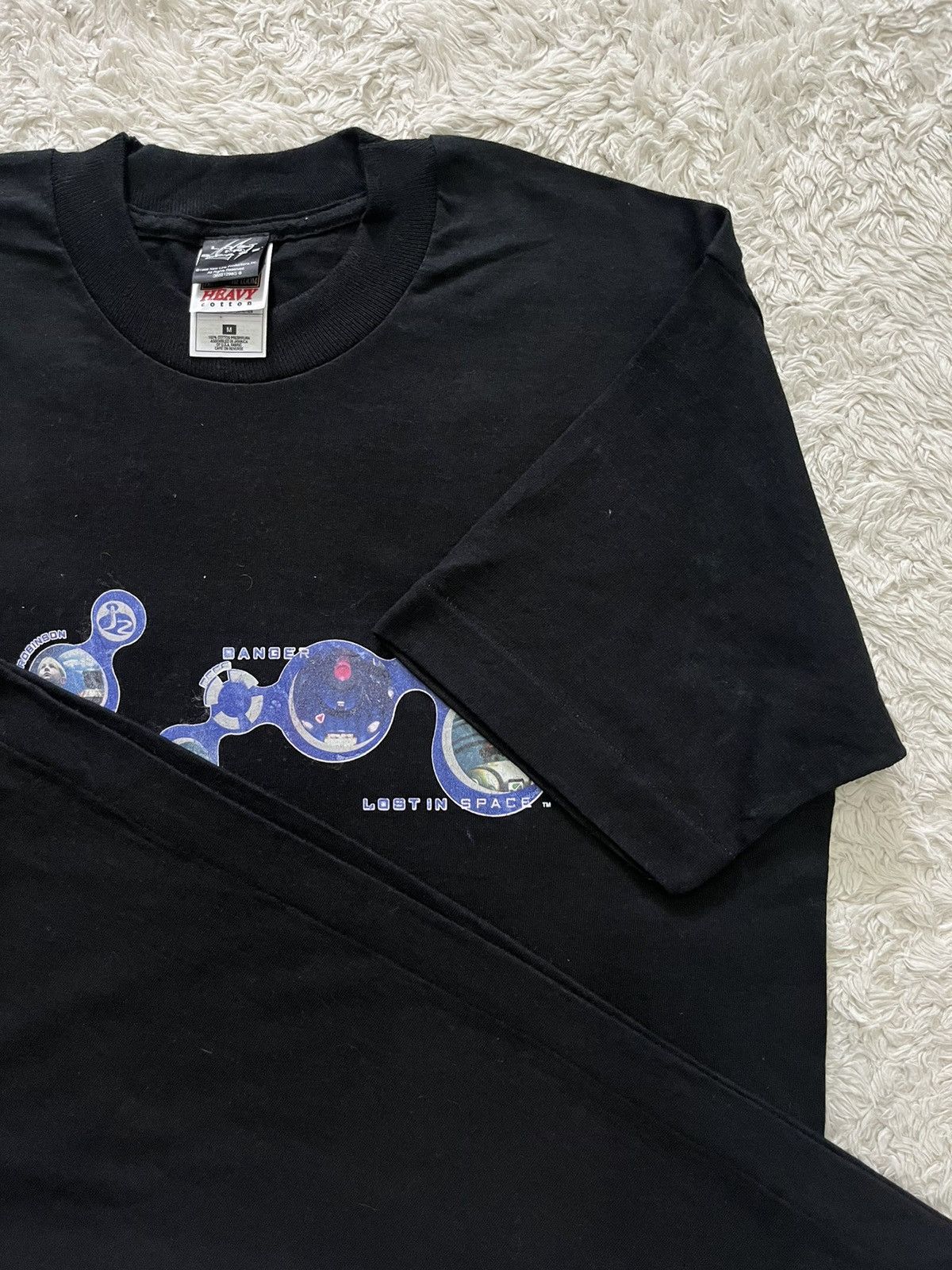 Vintage vintage 1990's lost in space movie t-shirt Size US M / EU 48-50 / 2 - 9 Thumbnail