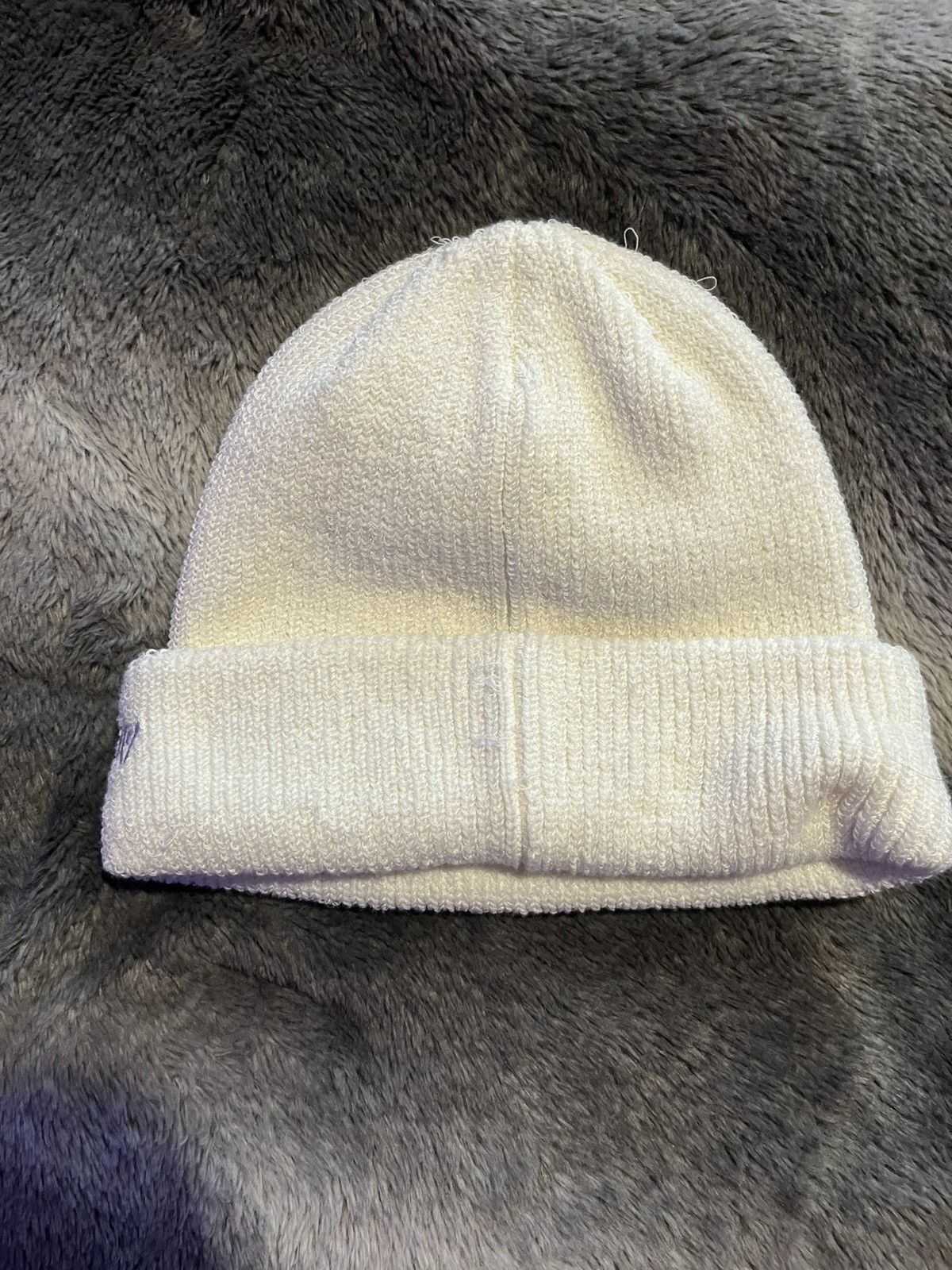 New Balance New Balance White Beanie Size ONE SIZE - 2 Thumbnail