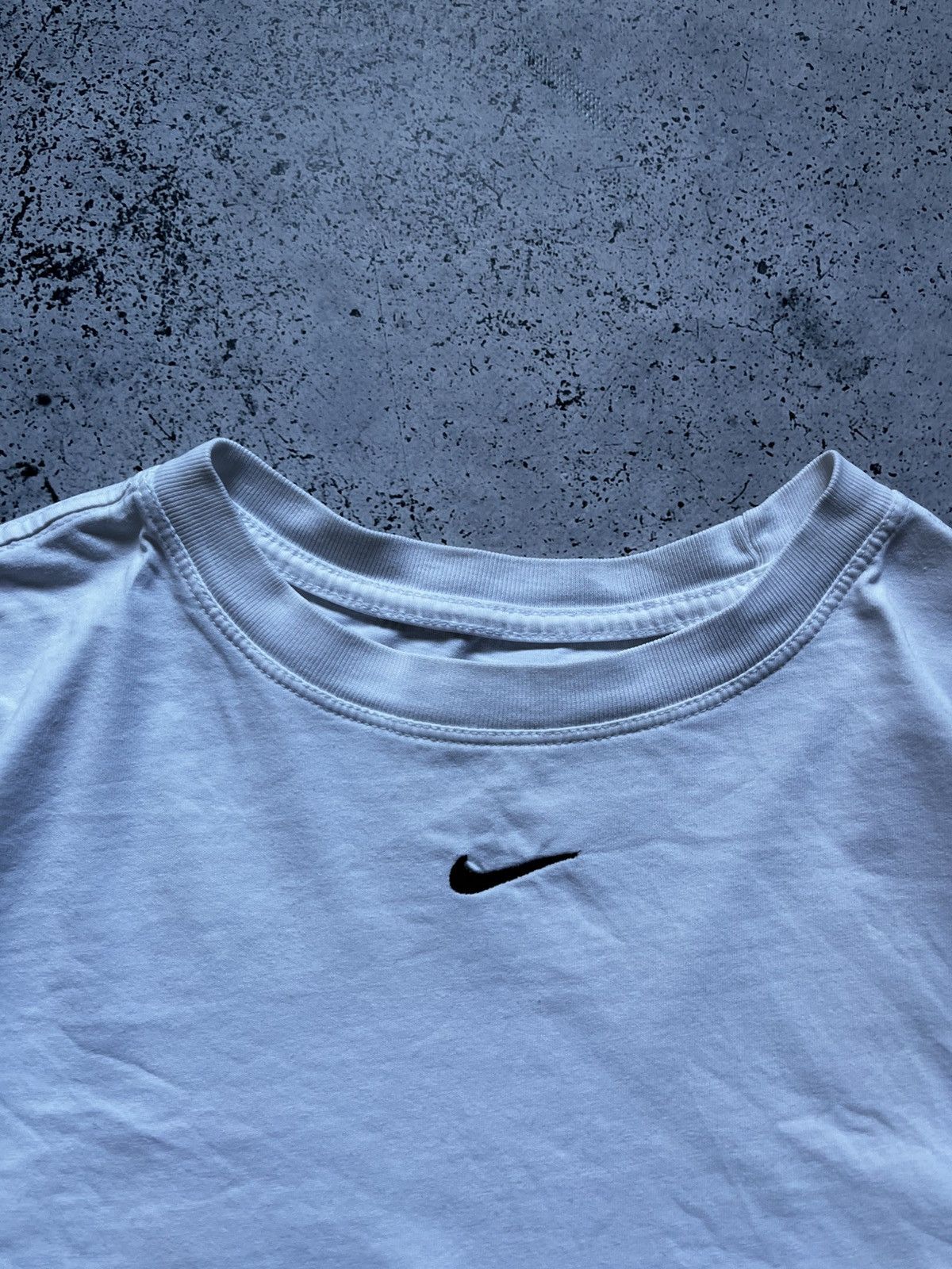 Nike Vintage Nike Center Swoosh White T-shirt Oversized Tee Y2K Size US L / EU 52-54 / 3 - 1 Thumbnail
