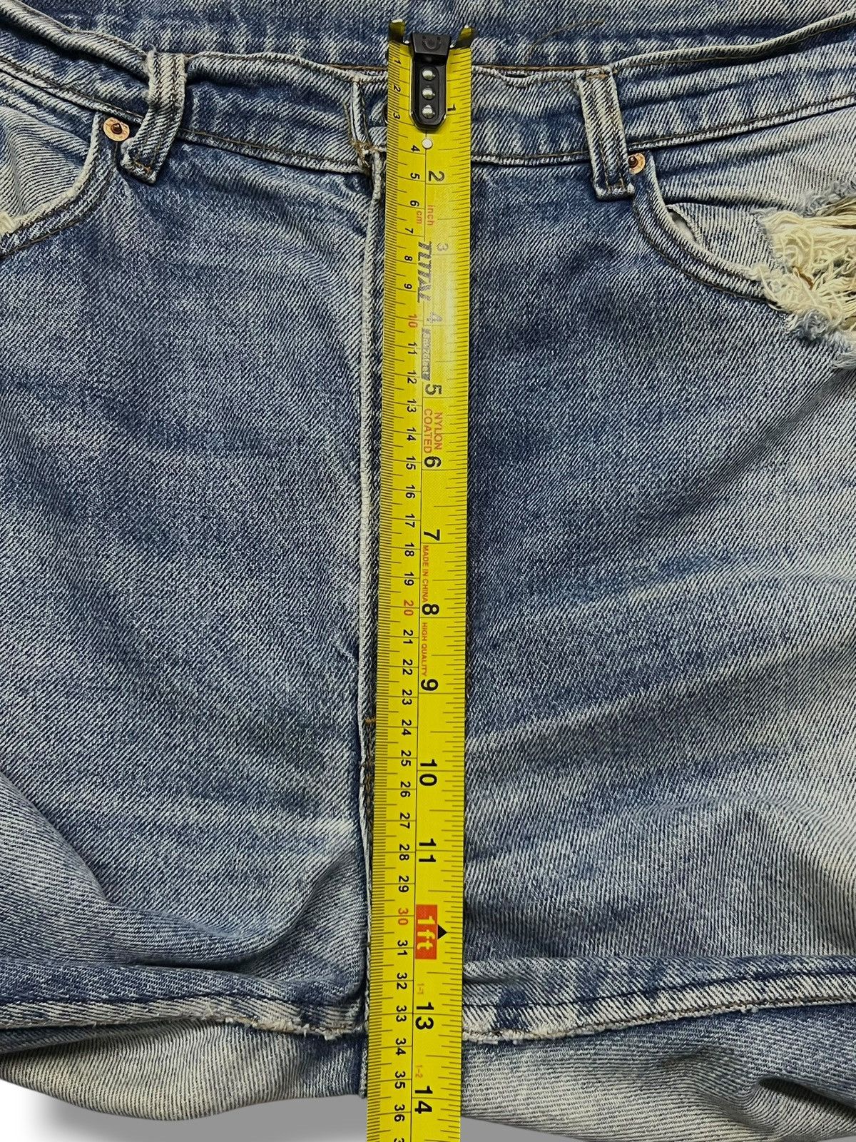 Levi's Loose Vintage 90s Levi’s 505-0217 USA - Faded Light Wash Size US 37 - 18 Thumbnail