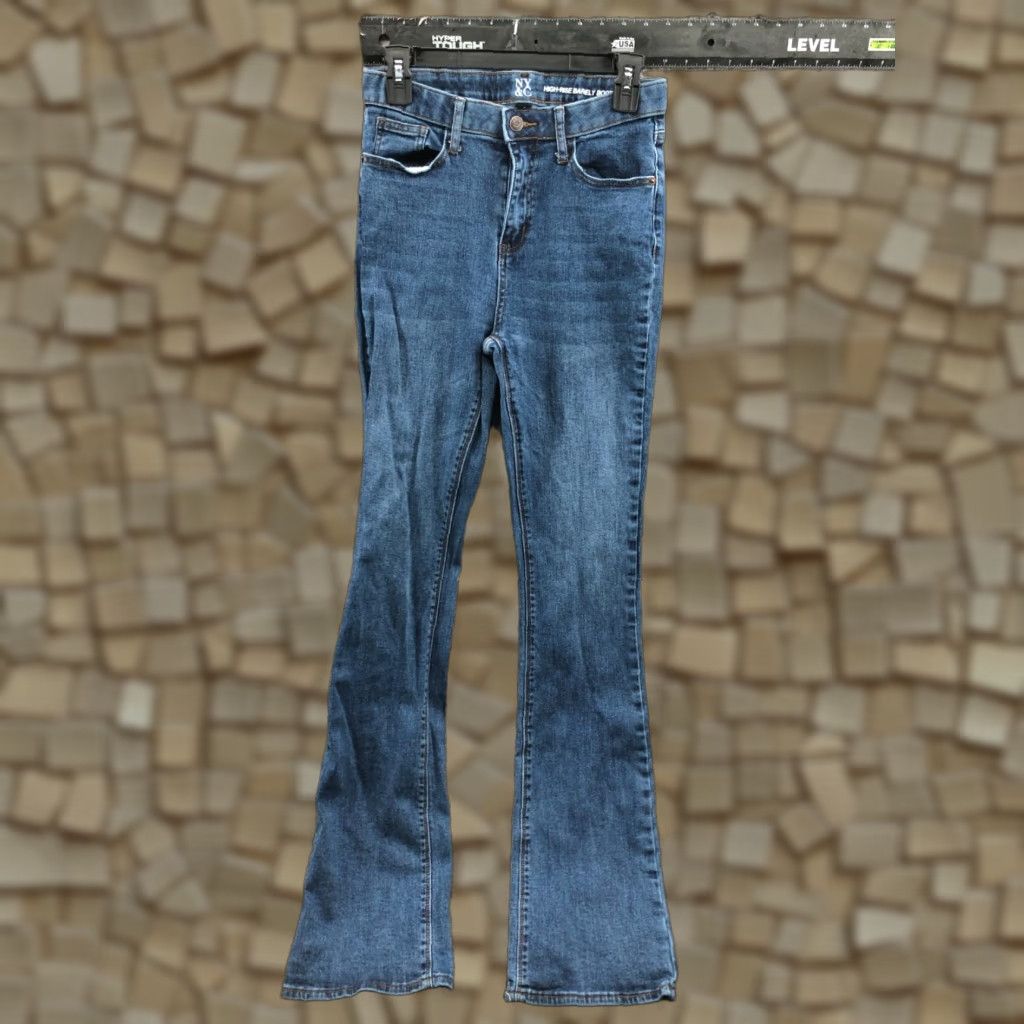 Vintage NY&Co High Rise Barely Boot Jeans Size 6 Womens Medium Wash Blue NY&Co Jeans Bootcut 5-Pocket Denim Cotton Regular Womens Size 28" / US 6 / IT 42 - 1 Thumbnail
