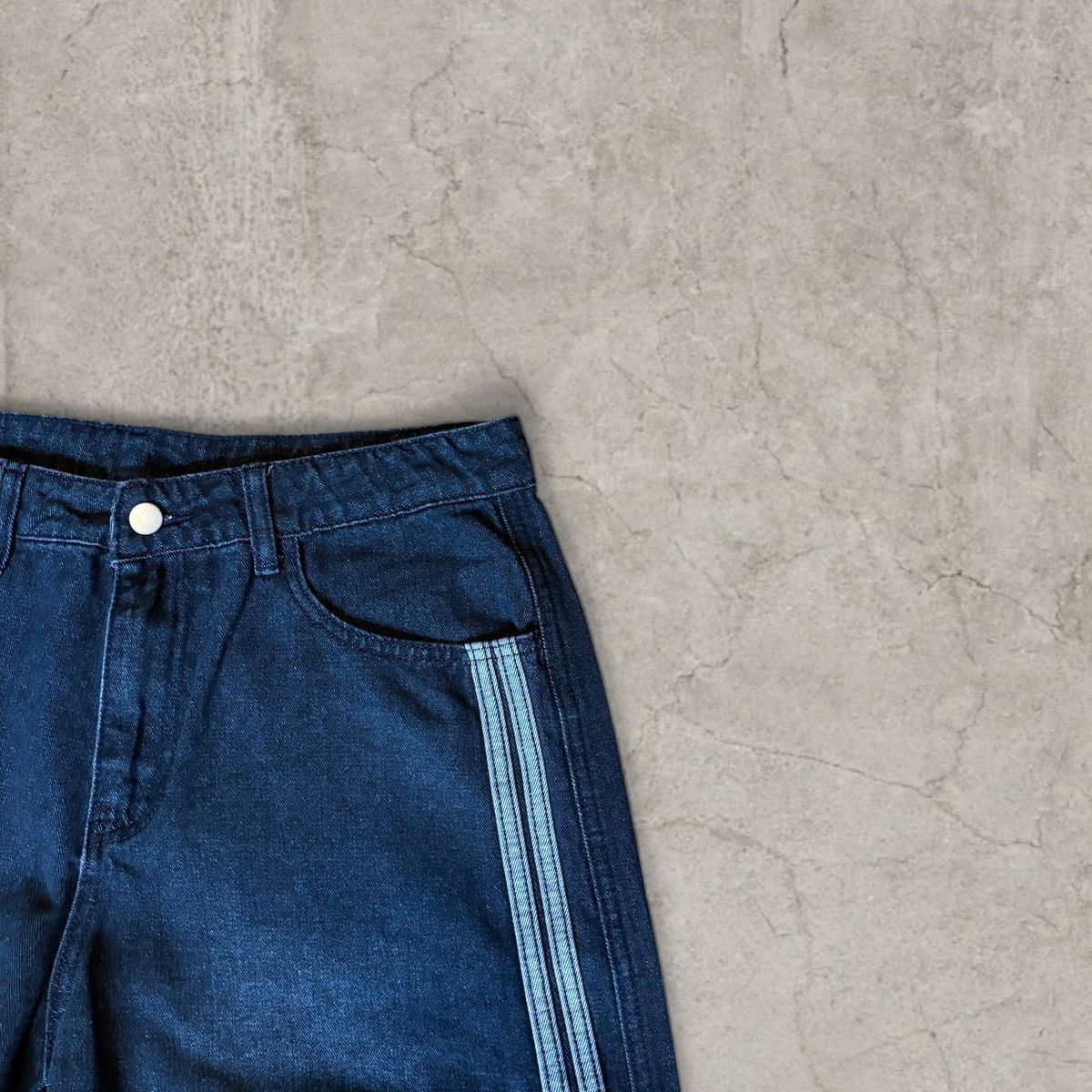 Japanese Brand Cool wide skater Japanese style jeans in faded black. Size L Size US 34 / EU 50 - 3 Thumbnail