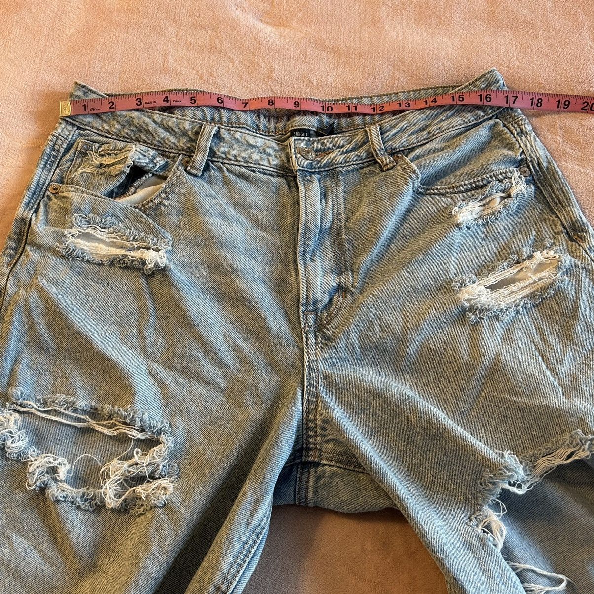 American Eagle Outfitters American Eagle Strigid light wash high rise distressed 14 Size 36" / US 14 / IT 50 - 7 Thumbnail