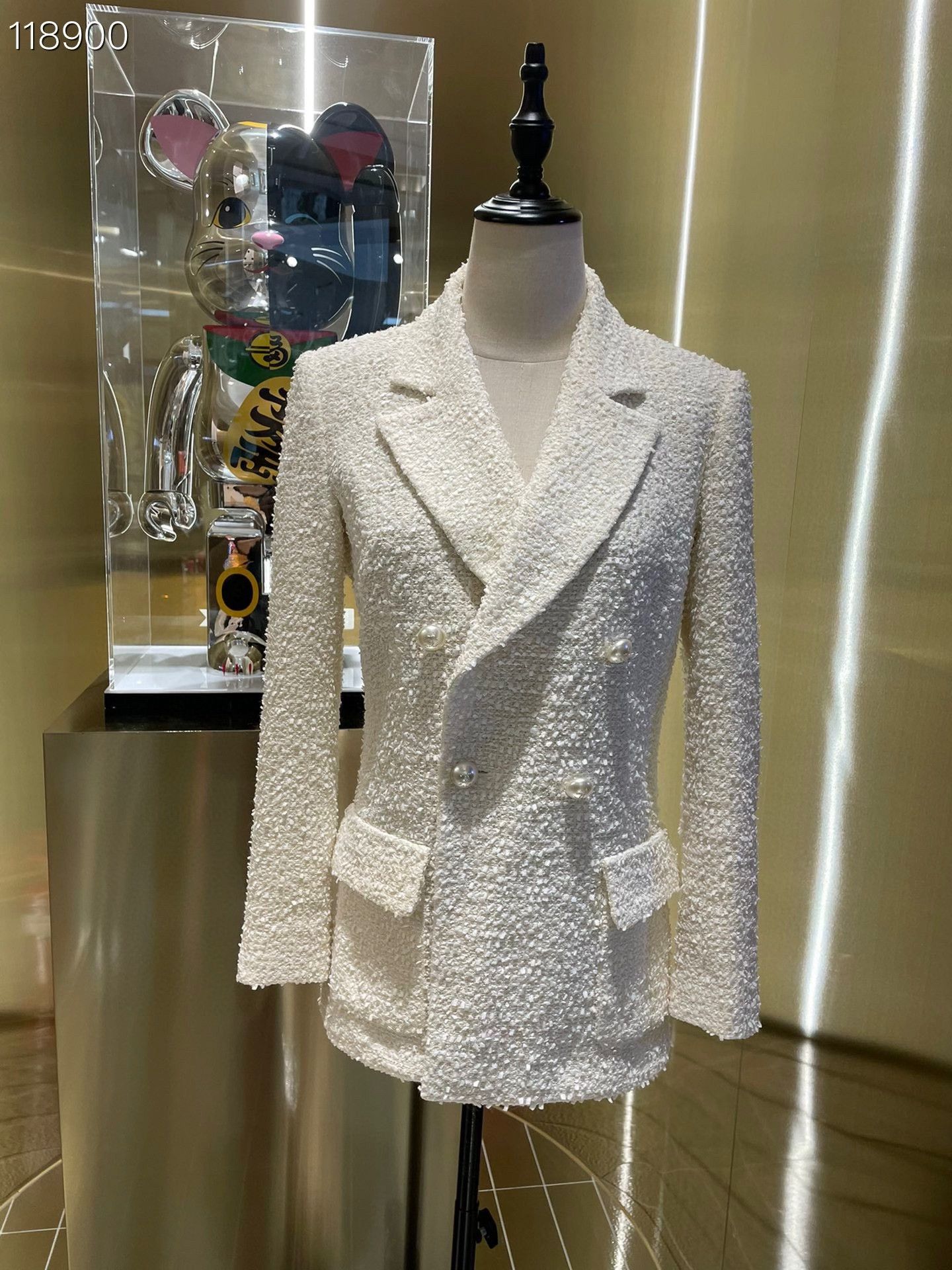 Chanel Chanel Beige Pearl Button Wool Blazer Size M / US 6-8 / IT 42-44 - 1 Thumbnail