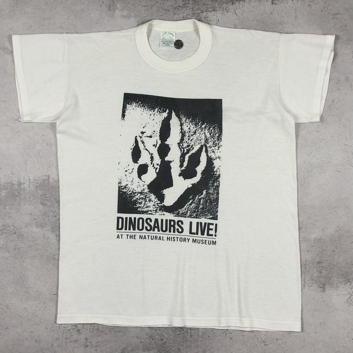 Vintage 90s Dinosaurs Live Natural History Museum Footprint Tee Size US L / EU 52-54 / 3 - 7 Thumbnail