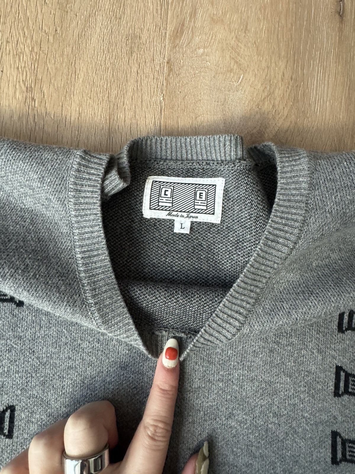 Cav Empt Cav Empt “Joker” cotton sweater colorblock grey and red Sz L Size US L / EU 52-54 / 3 - 3 Thumbnail