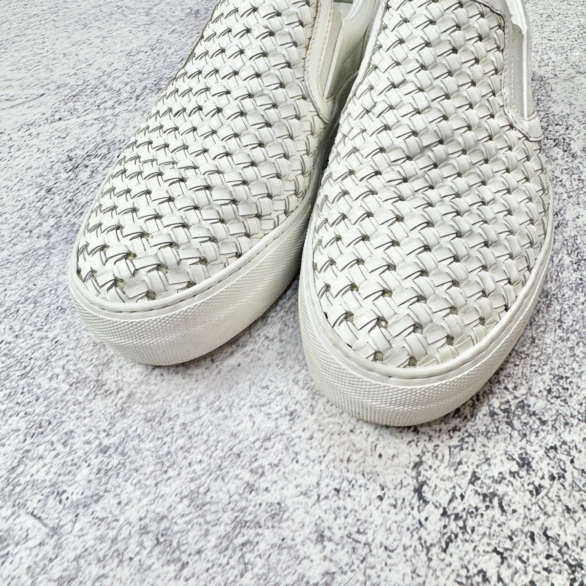 Moncler Moncler White Leather Slip Ons EU37 UK4.5 US7.5 Size US 7.5 / IT 37.5 - 5 Thumbnail