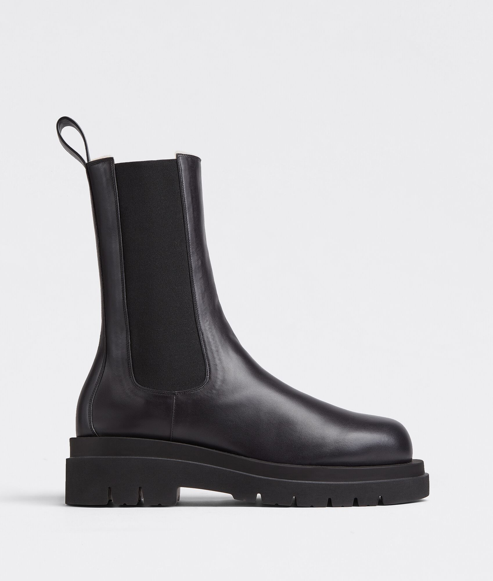 Bottega Veneta o1n1vont1224 Lug Calfskin Boots in Black Size US 10 / IT 40 - 1 Thumbnail