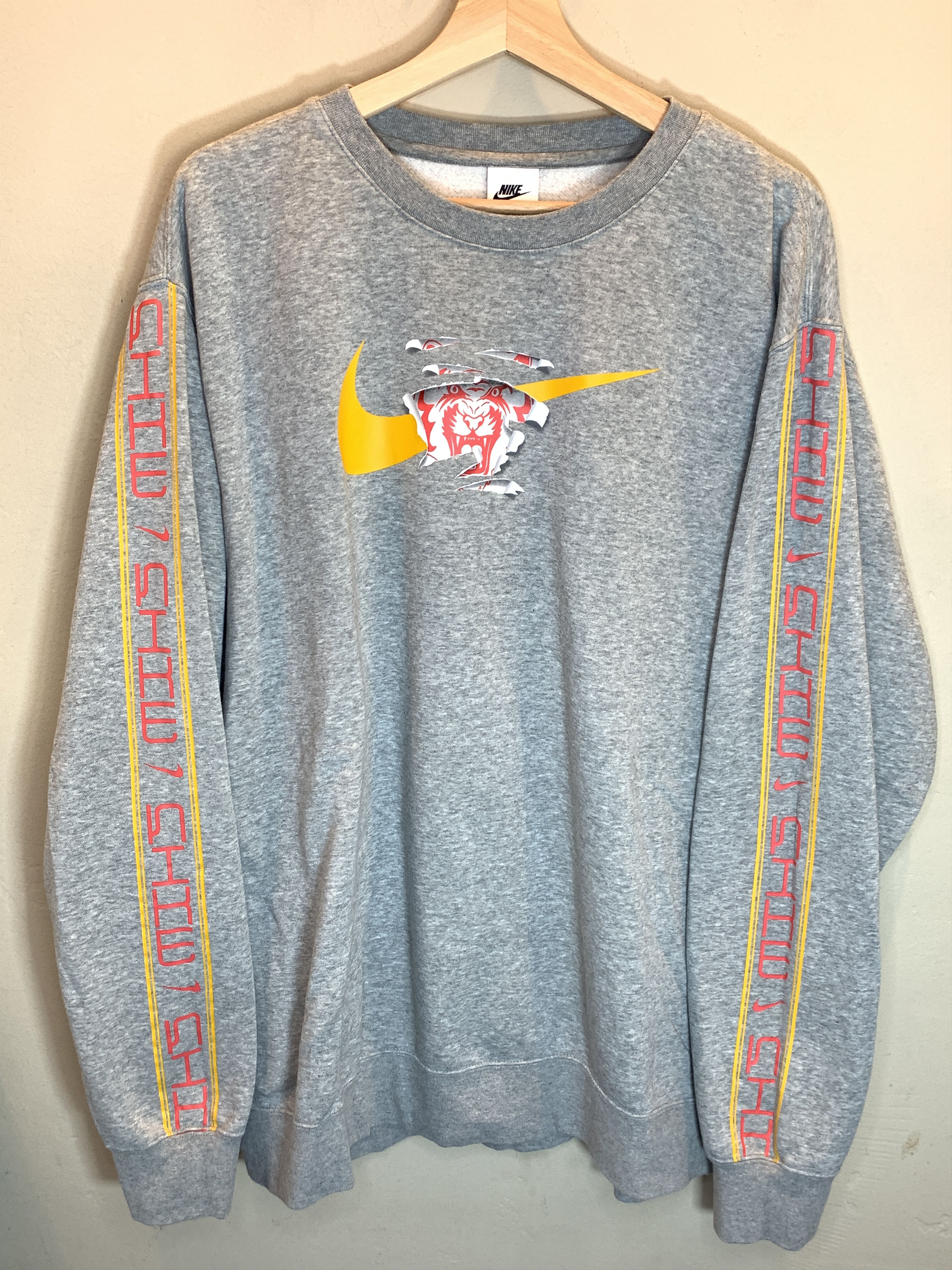Nike *RARE* Nike Tiger Logo Rip Through Crewneck Sweatshirt - XXL Size US XXL / EU 58 / 5 - 1 Thumbnail