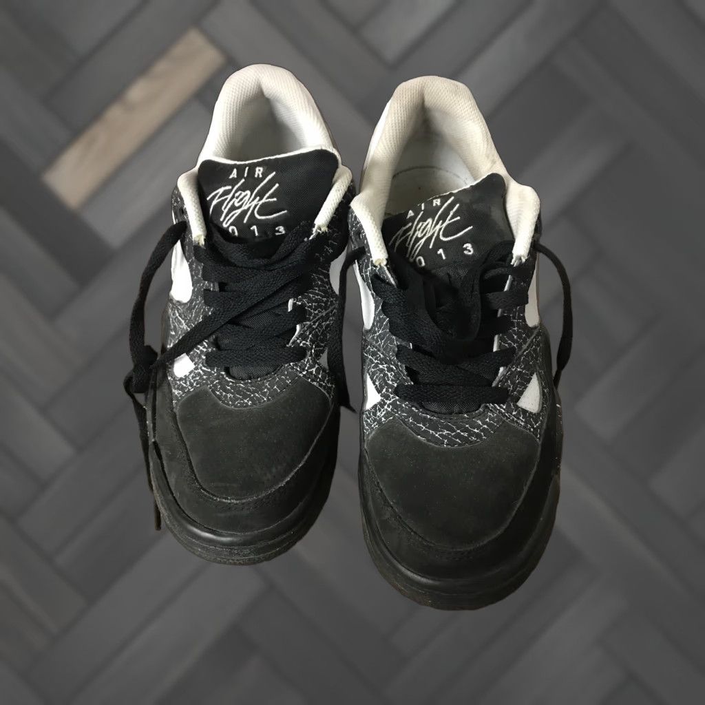 Nike Nike Flight 13 Oreo 599467-103 Sneaker Men Sz 7 Black White Leather Mid Top Vietnam 2013 Nike Flight Size US 7 / EU 40 - 1 Thumbnail