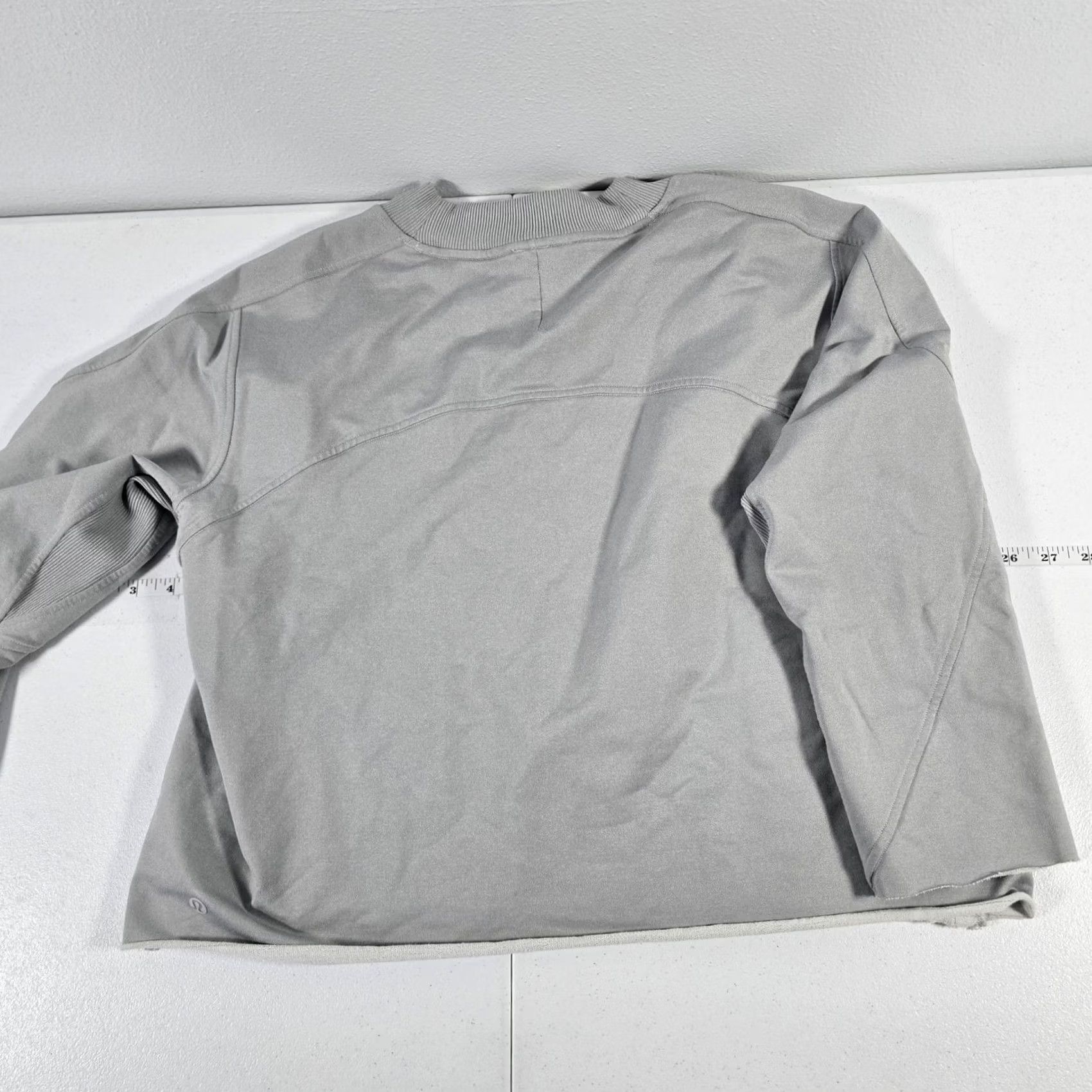 Lululemon Lululemon Softstreme Pullover Grey Size 10 Crew Neck Long Sleeve Sweatshirt Size L / US 10 / IT 46 - 3 Thumbnail