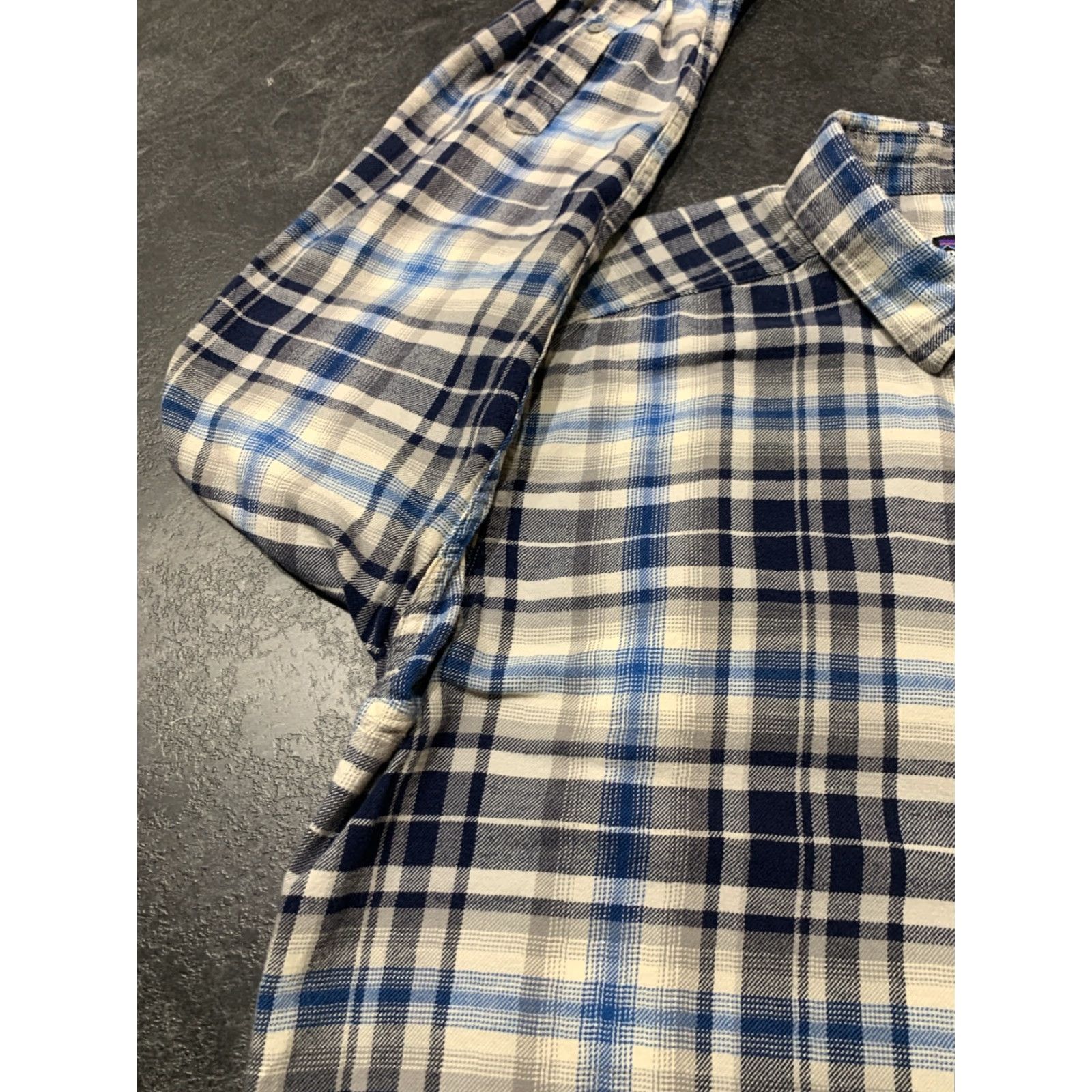Patagonia Patagonia Men L Shirt Blue Plaid Flannel Organic Cotton Hiking Casual Size US L / EU 52-54 / 3 - 6 Thumbnail
