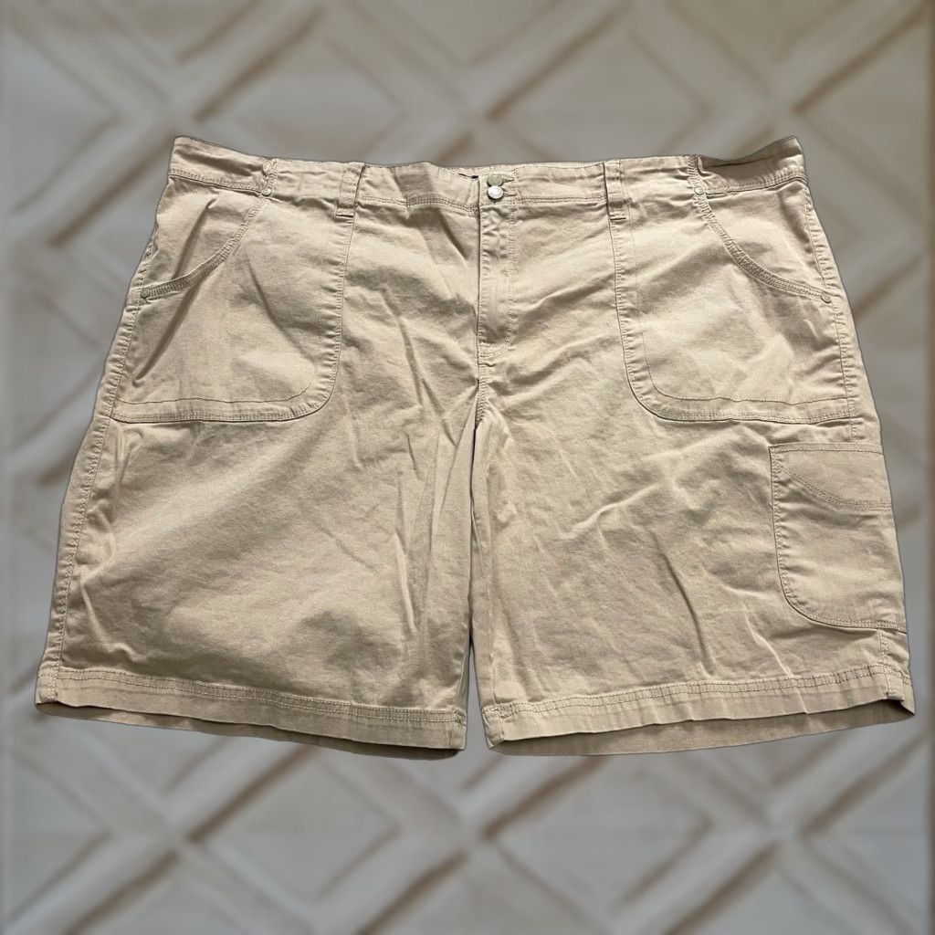Gloria Vanderbilt Gloria Vanderbilt Bermuda Shorts Womens Plus 24W Brown Khaki Average Cotton 11" Shorts Slim? Size 42" / US 20 - 1 Thumbnail