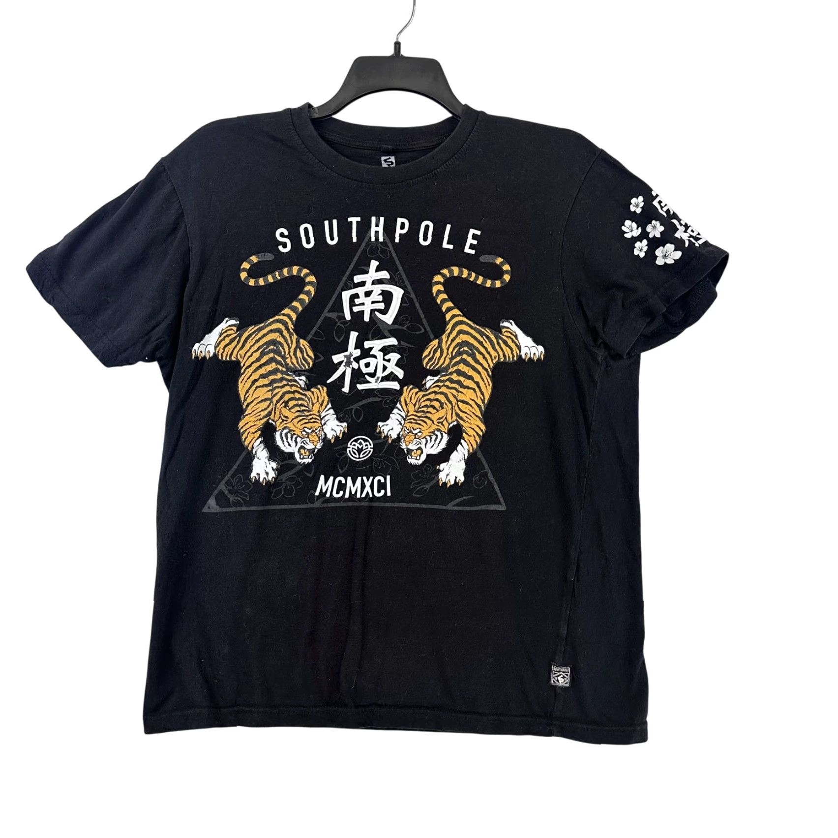 Southpole Southpole Shirt Mens Large Black Tiger Graphic Tee Asian Floral Print Graphic Tee Size US L / EU 52-54 / 3 - 2 Thumbnail